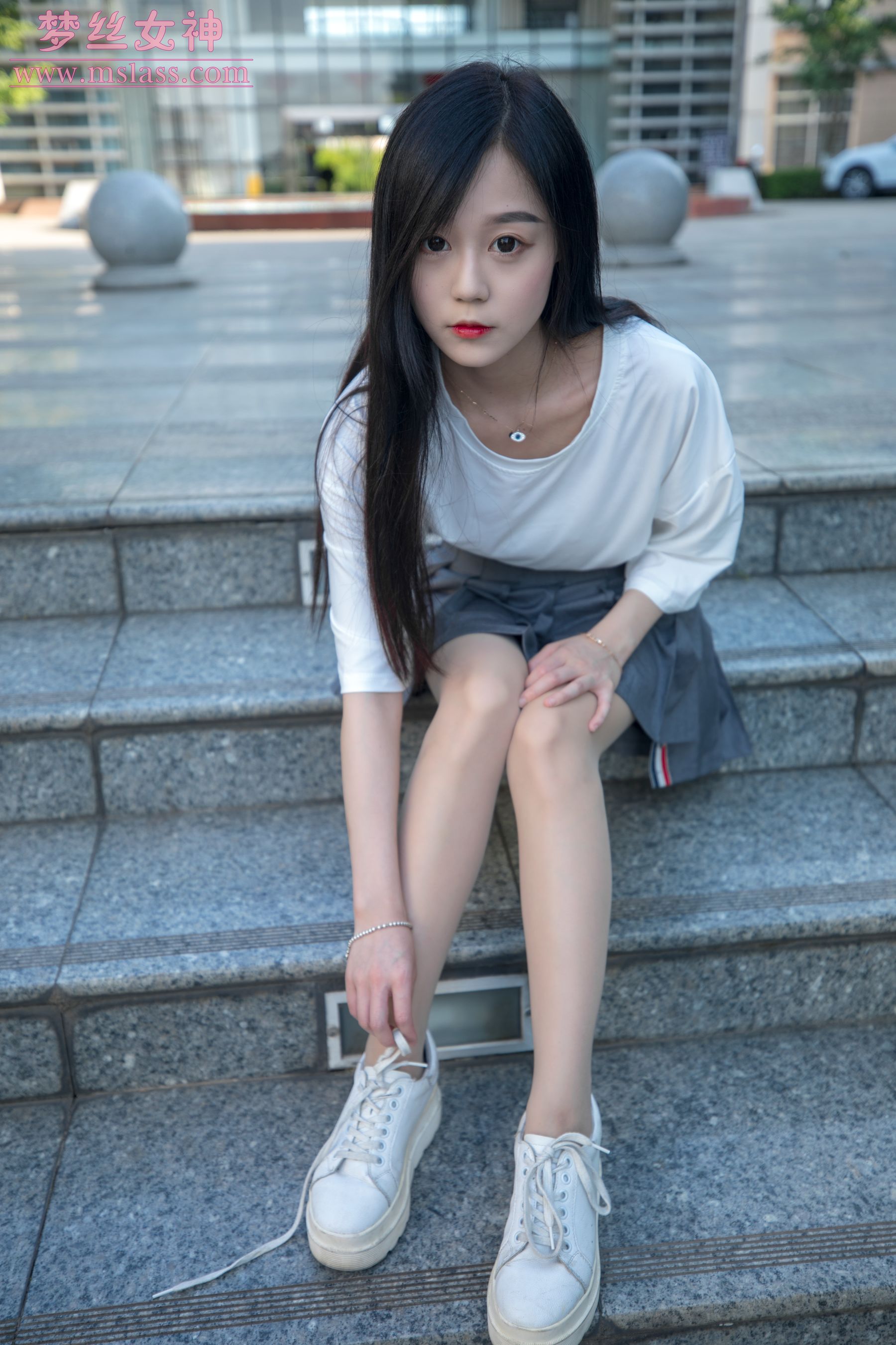 [梦丝女神MSLASS]  灵灵 甜静的明星脸