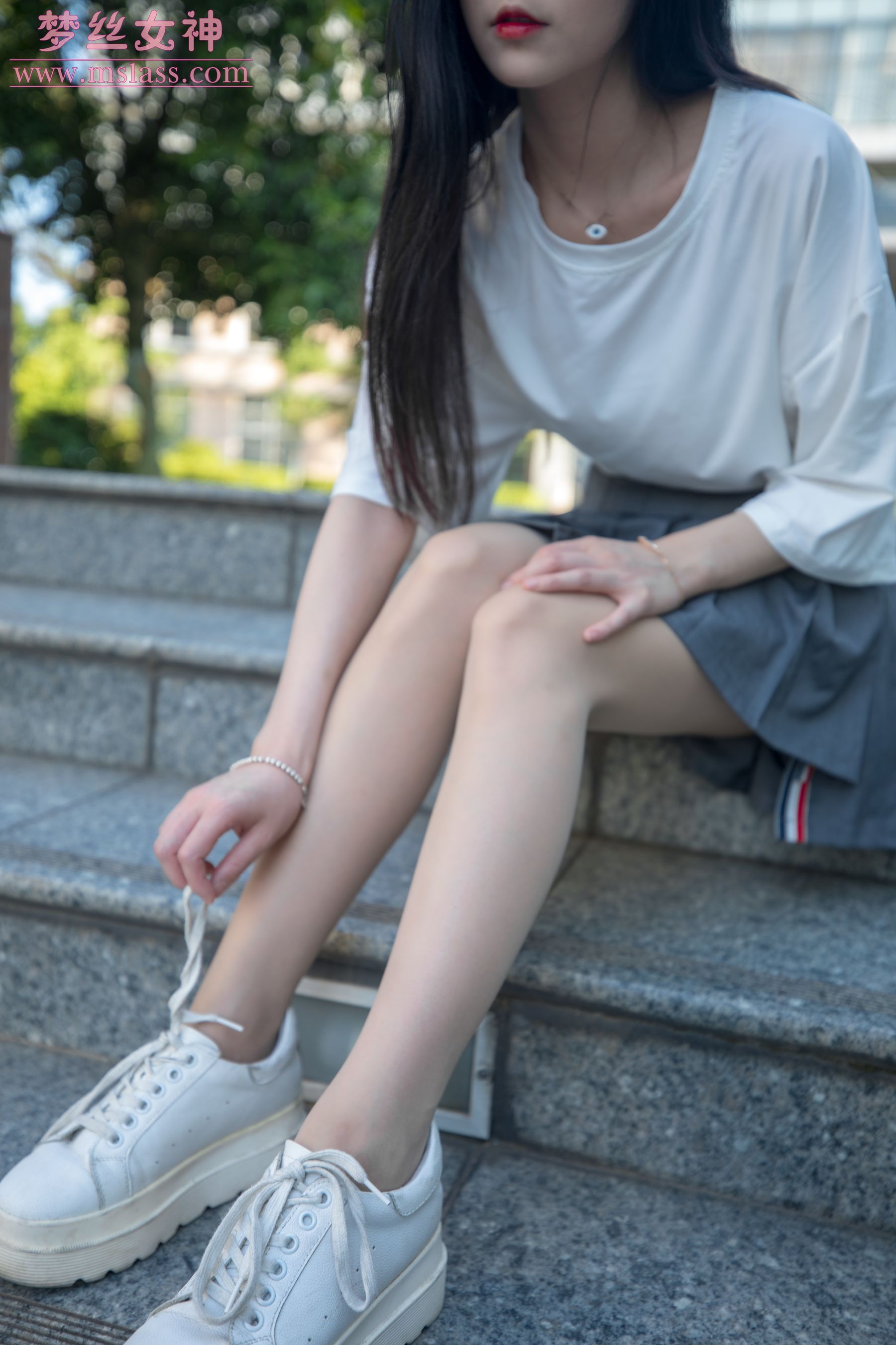 [梦丝女神MSLASS]  灵灵 甜静的明星脸