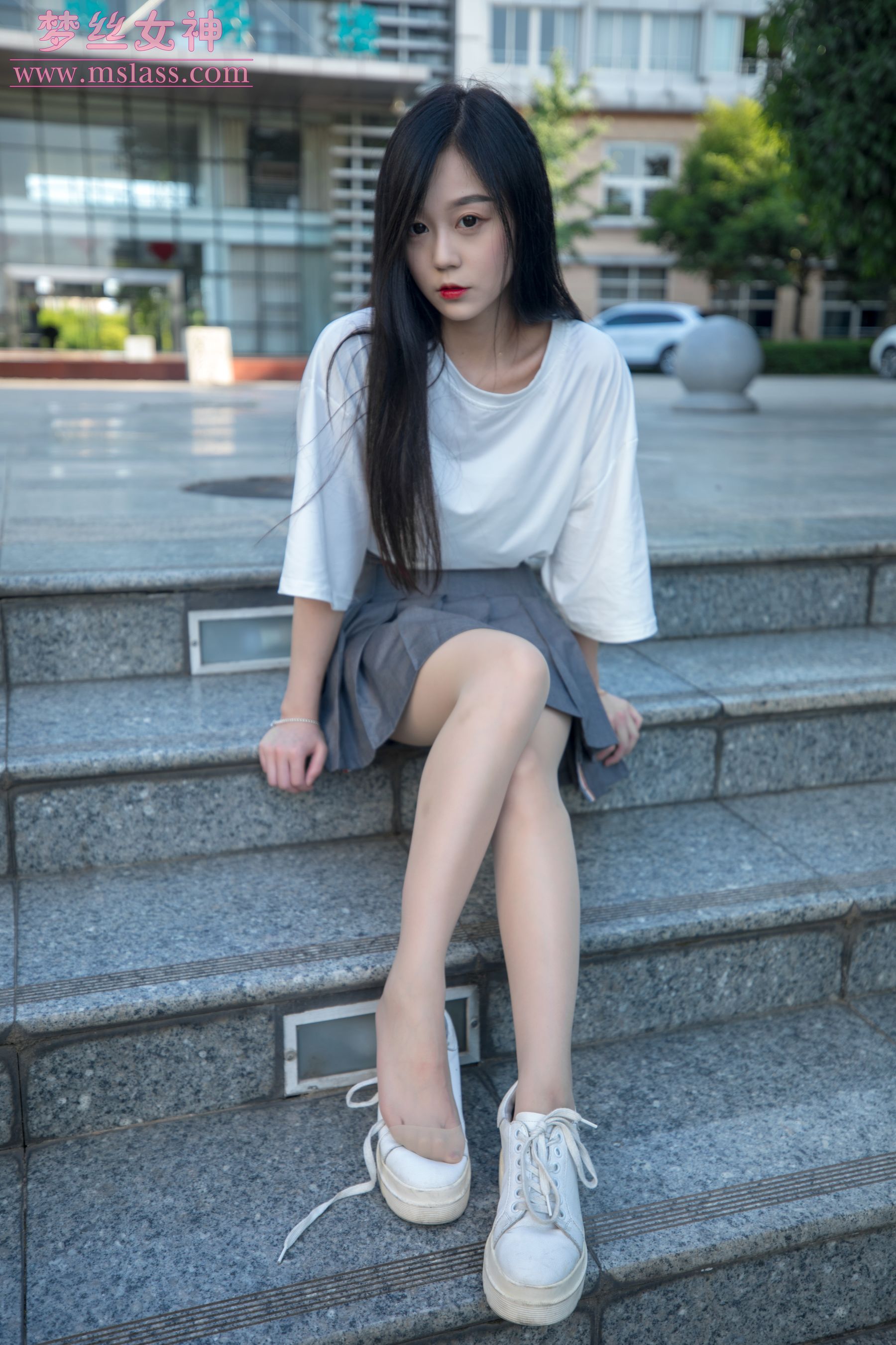 [梦丝女神MSLASS]  灵灵 甜静的明星脸