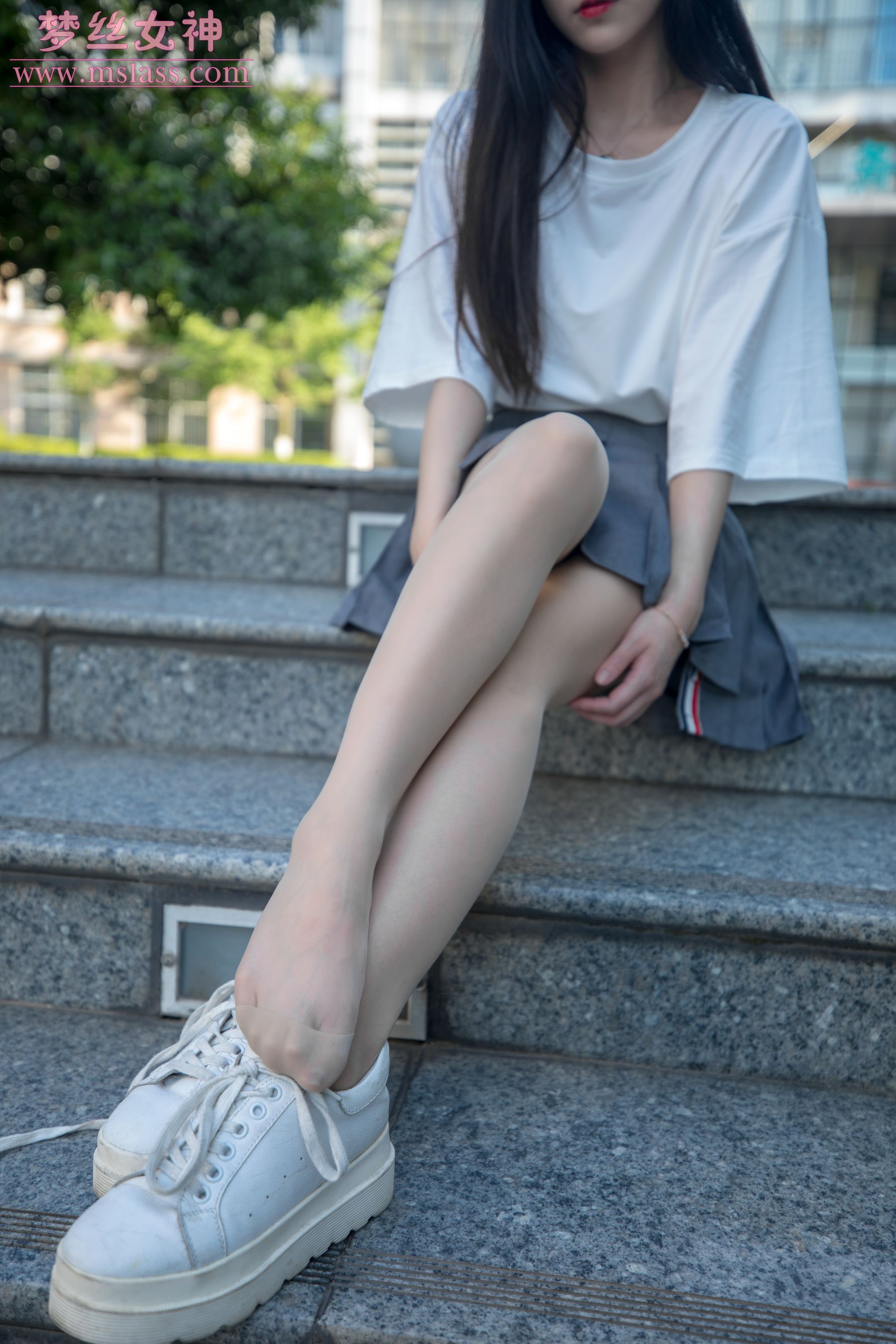 [梦丝女神MSLASS]  灵灵 甜静的明星脸