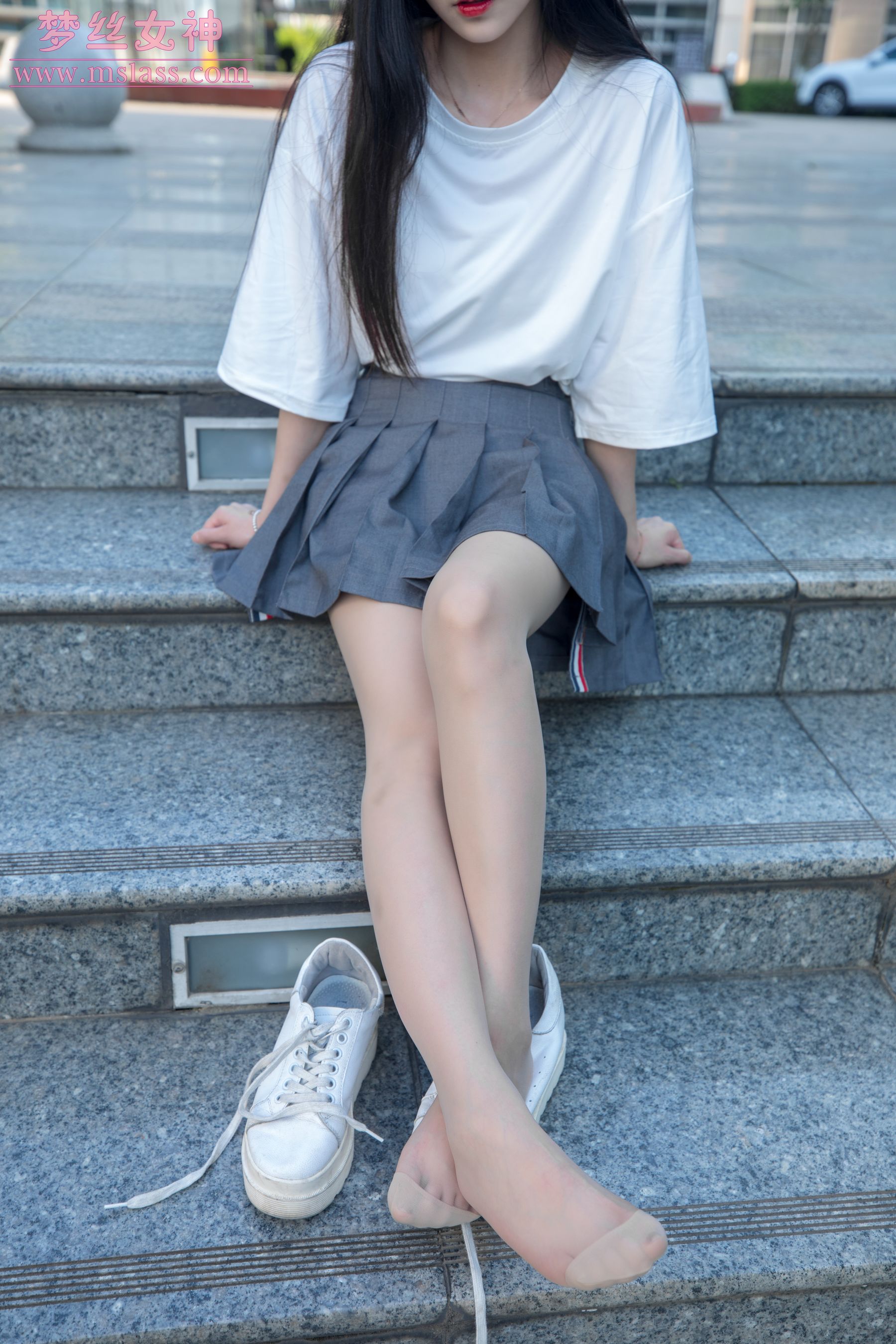 [梦丝女神MSLASS]  灵灵 甜静的明星脸