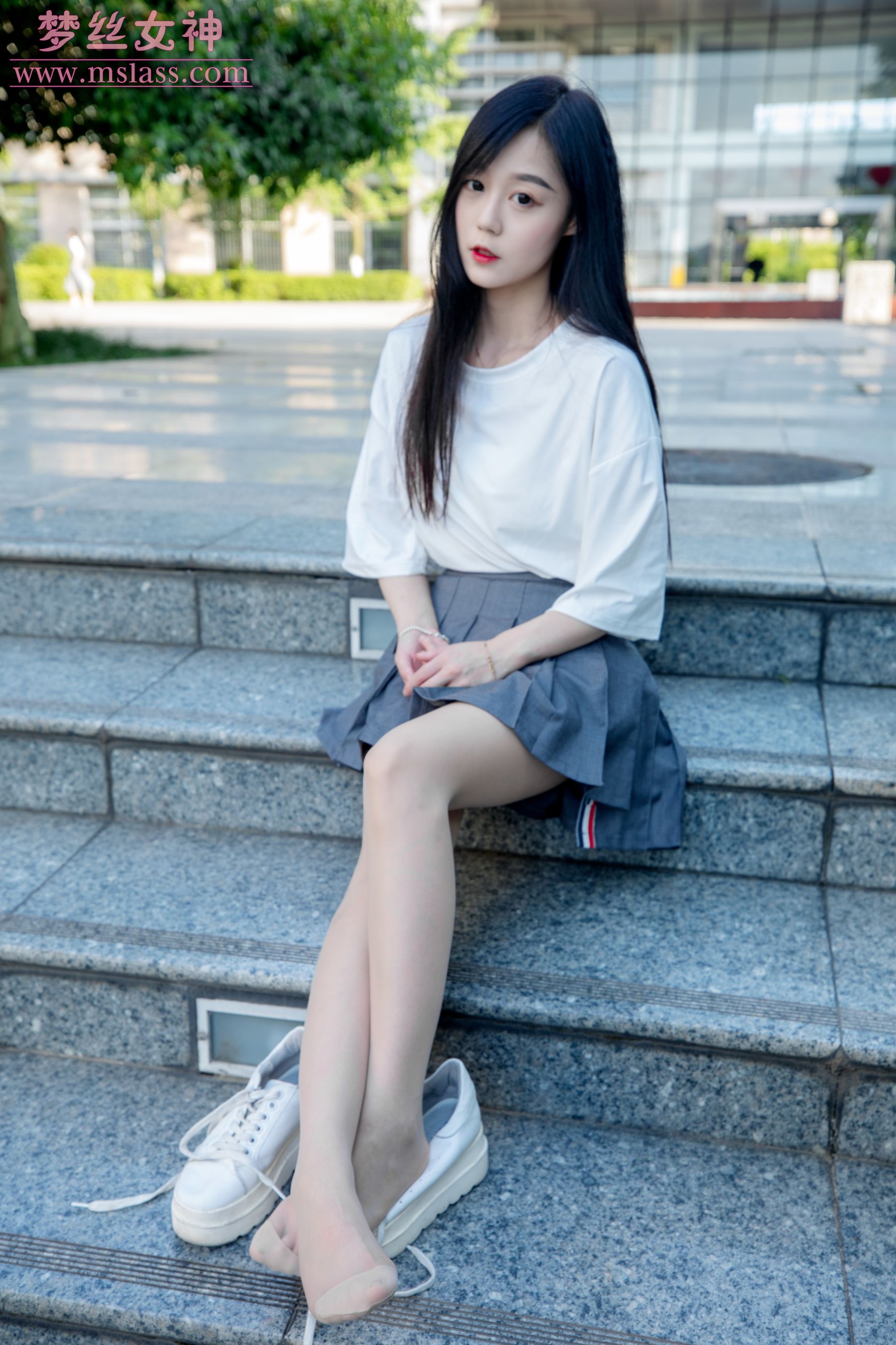 [梦丝女神MSLASS]  灵灵 甜静的明星脸