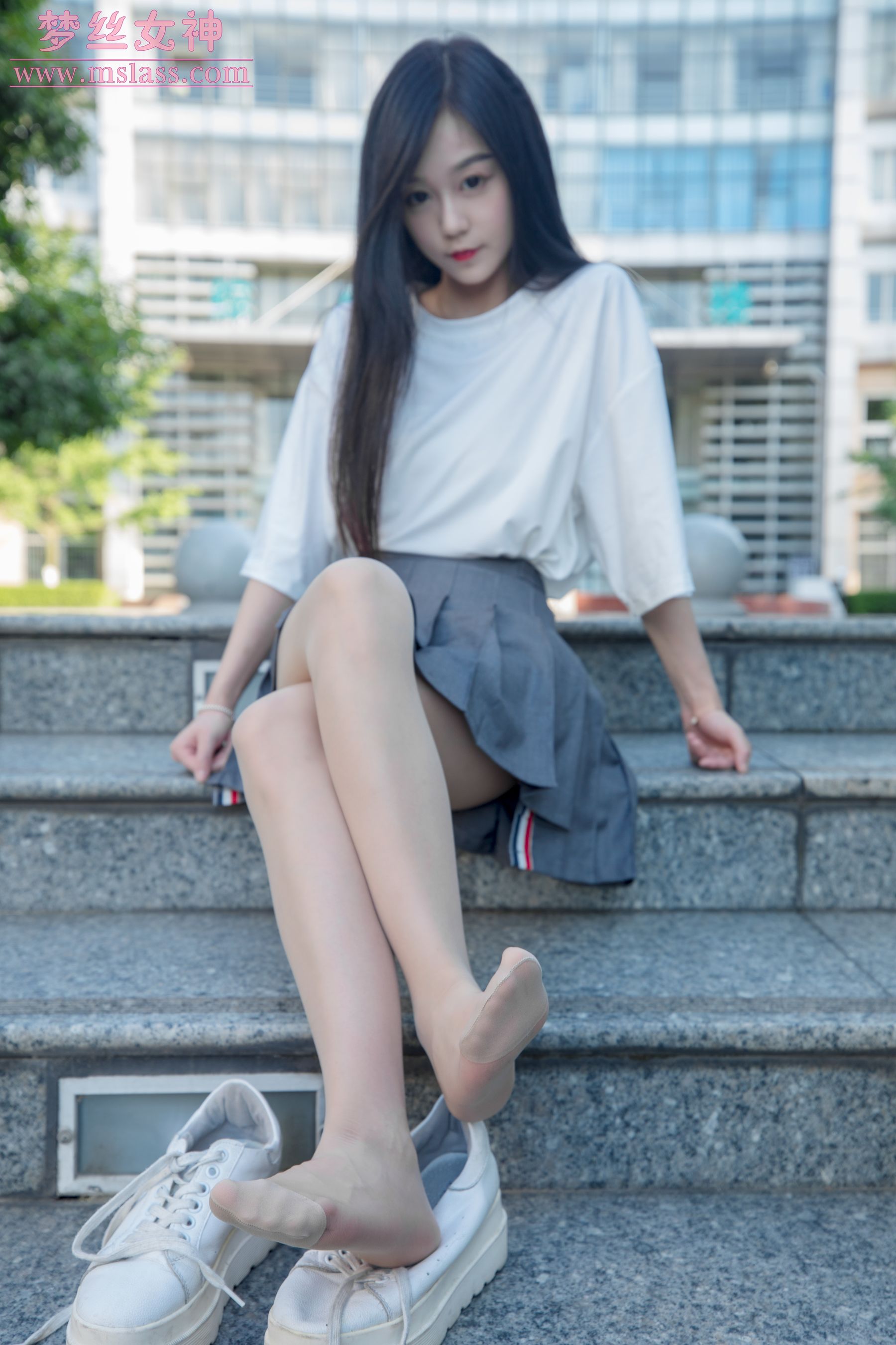 [梦丝女神MSLASS]  灵灵 甜静的明星脸