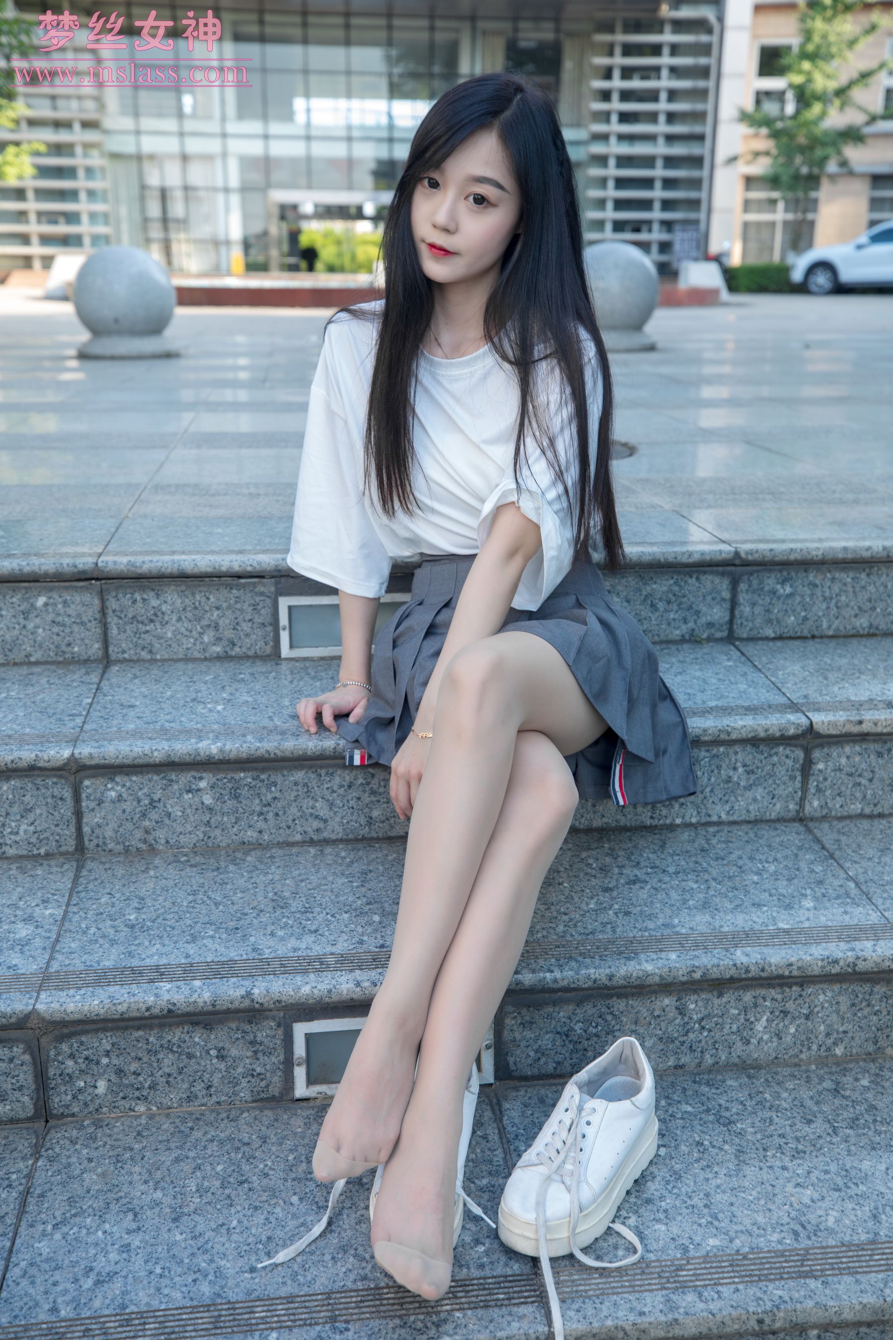 [梦丝女神MSLASS]  灵灵 甜静的明星脸