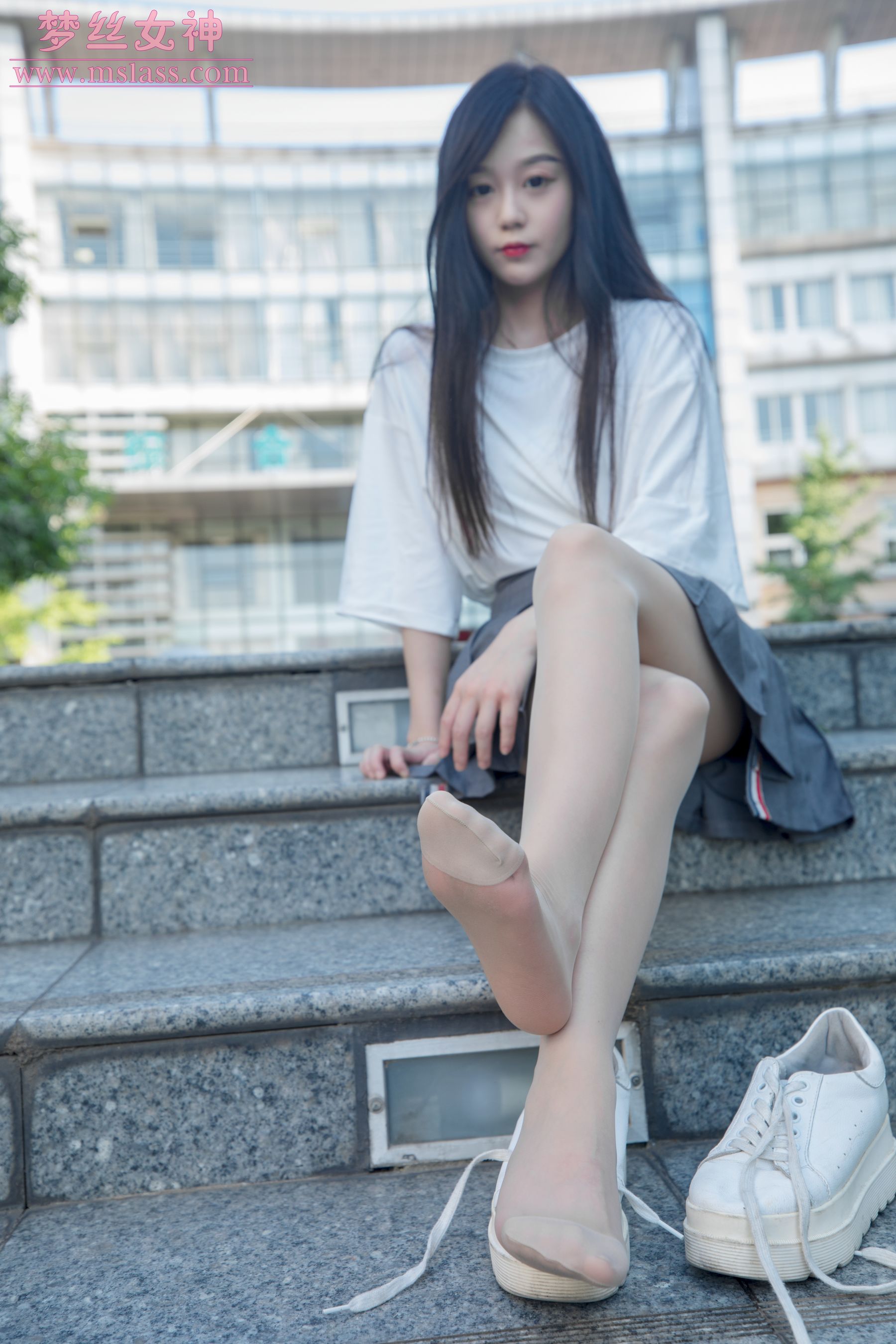 [梦丝女神MSLASS]  灵灵 甜静的明星脸