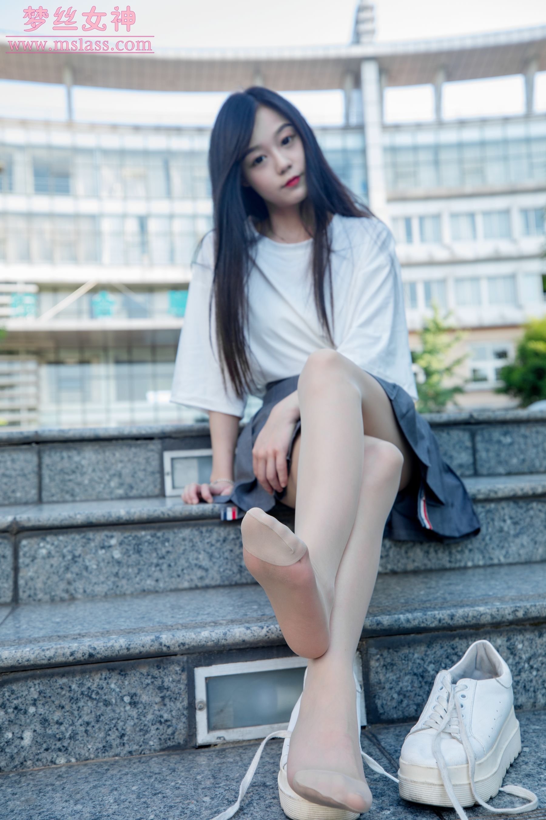 [梦丝女神MSLASS]  灵灵 甜静的明星脸