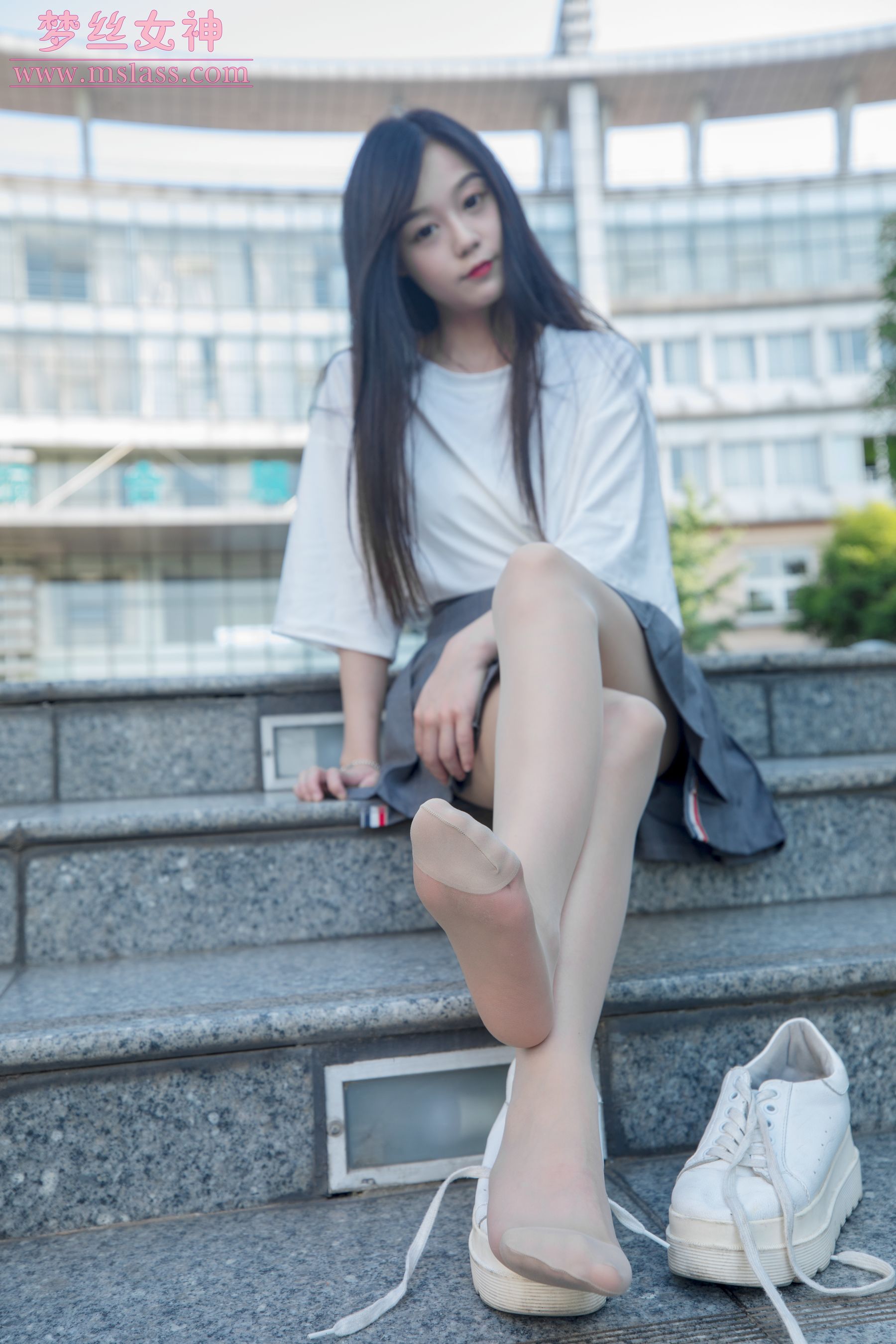 [梦丝女神MSLASS]  灵灵 甜静的明星脸