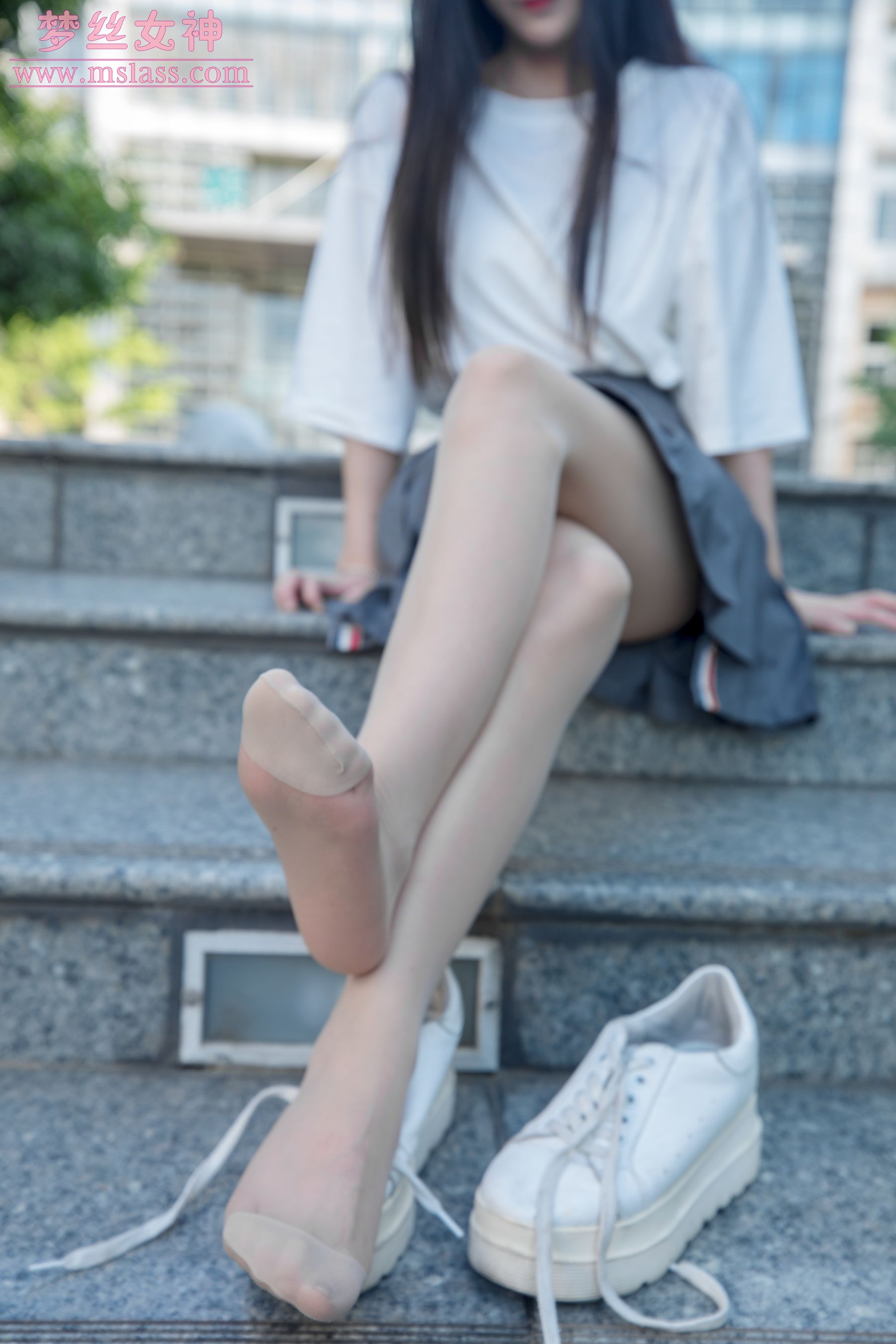 [梦丝女神MSLASS]  灵灵 甜静的明星脸