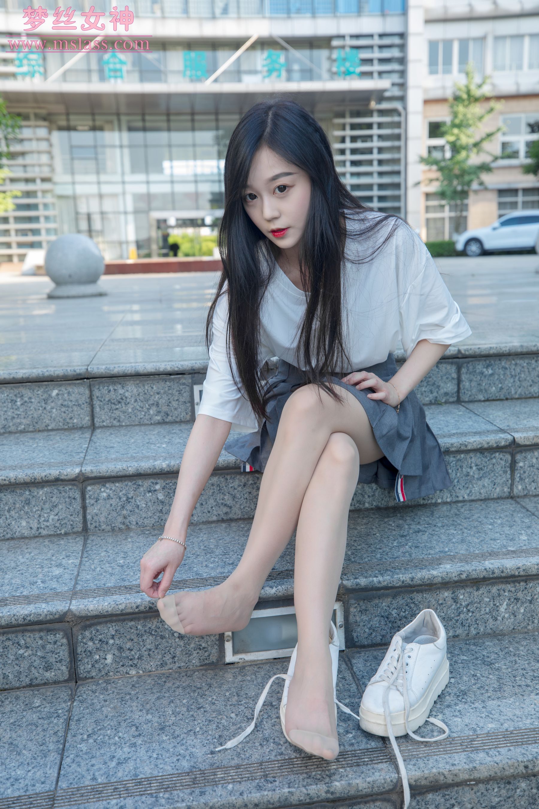 [梦丝女神MSLASS]  灵灵 甜静的明星脸