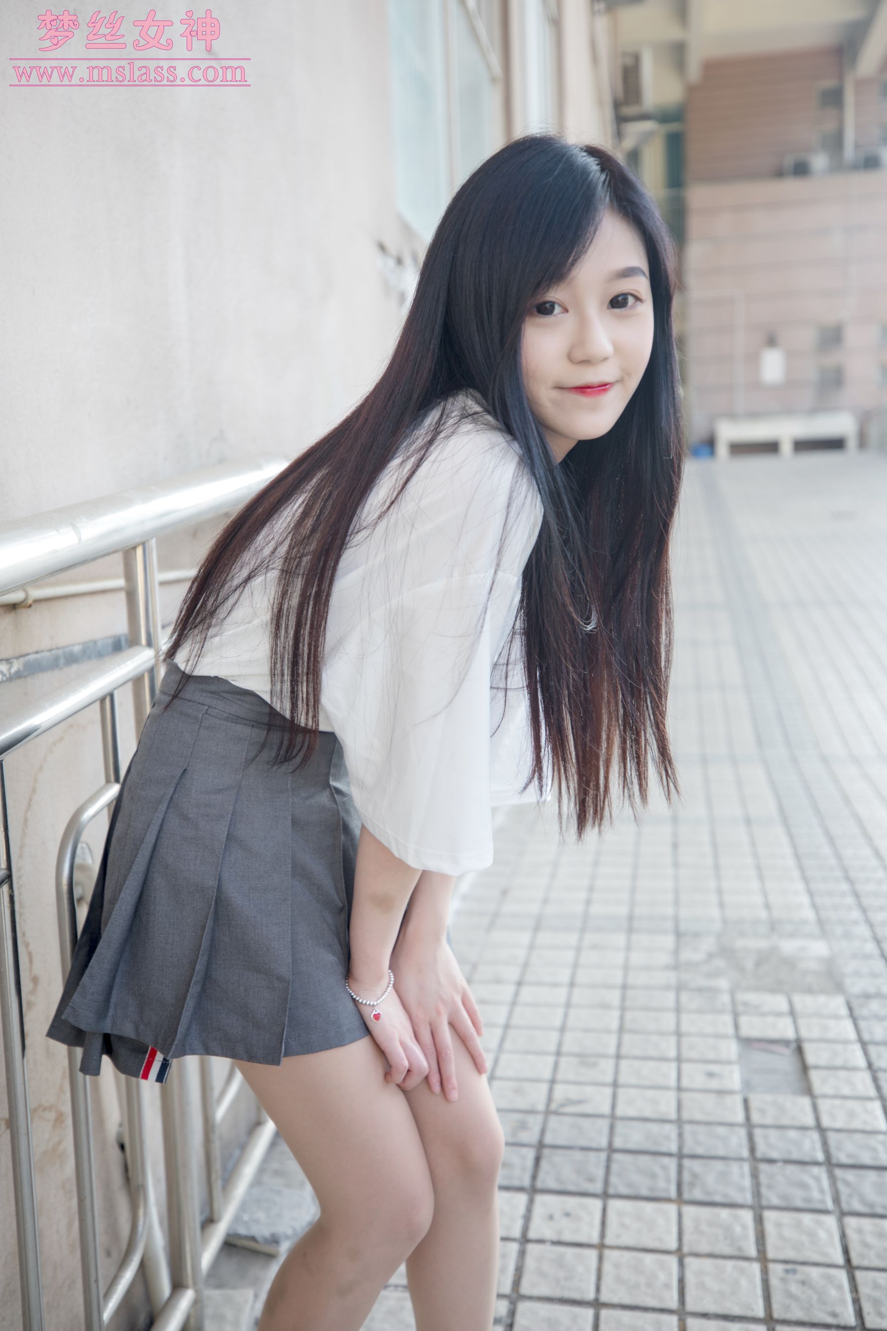 [梦丝女神MSLASS]  灵灵 甜静的明星脸