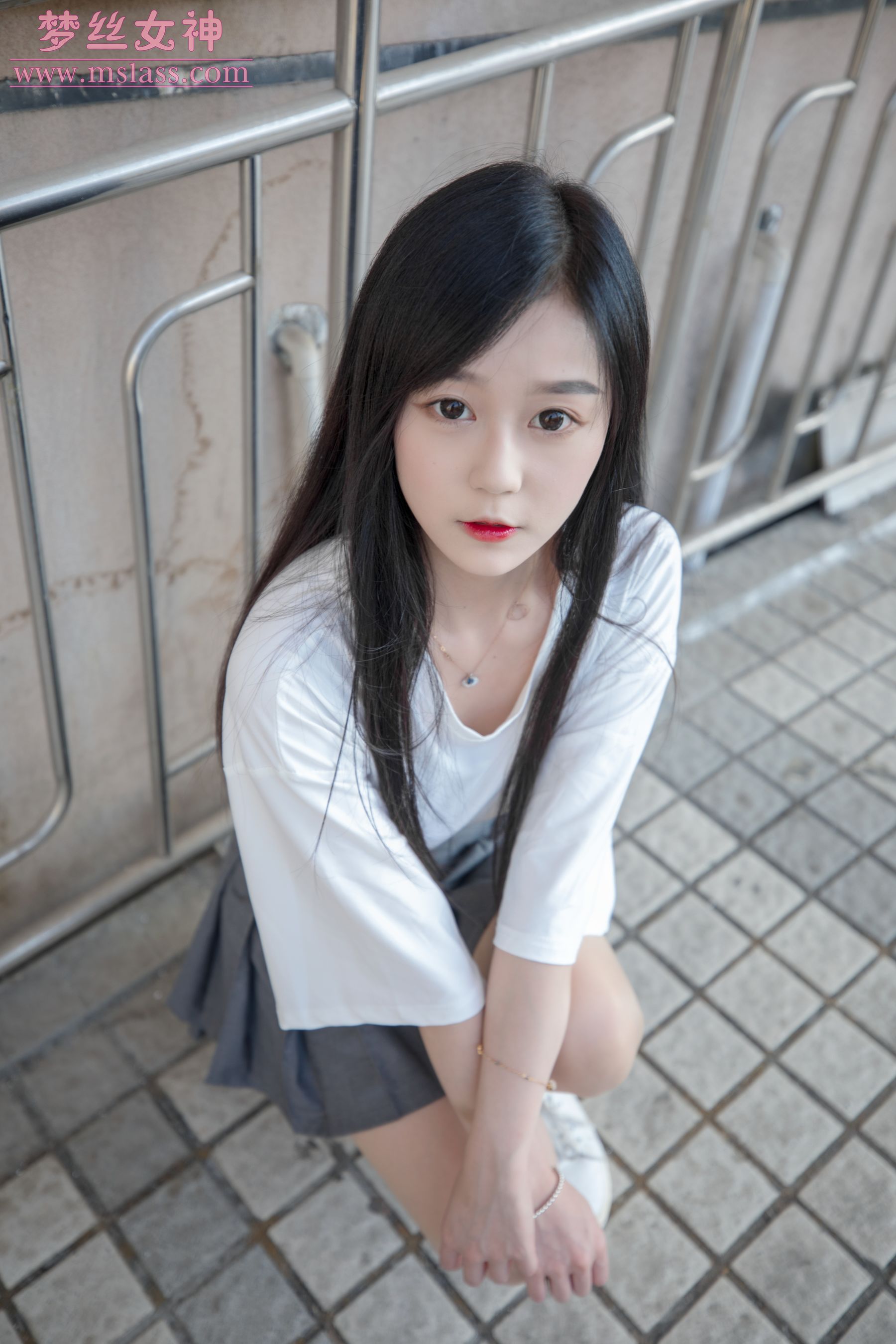 [梦丝女神MSLASS]  灵灵 甜静的明星脸