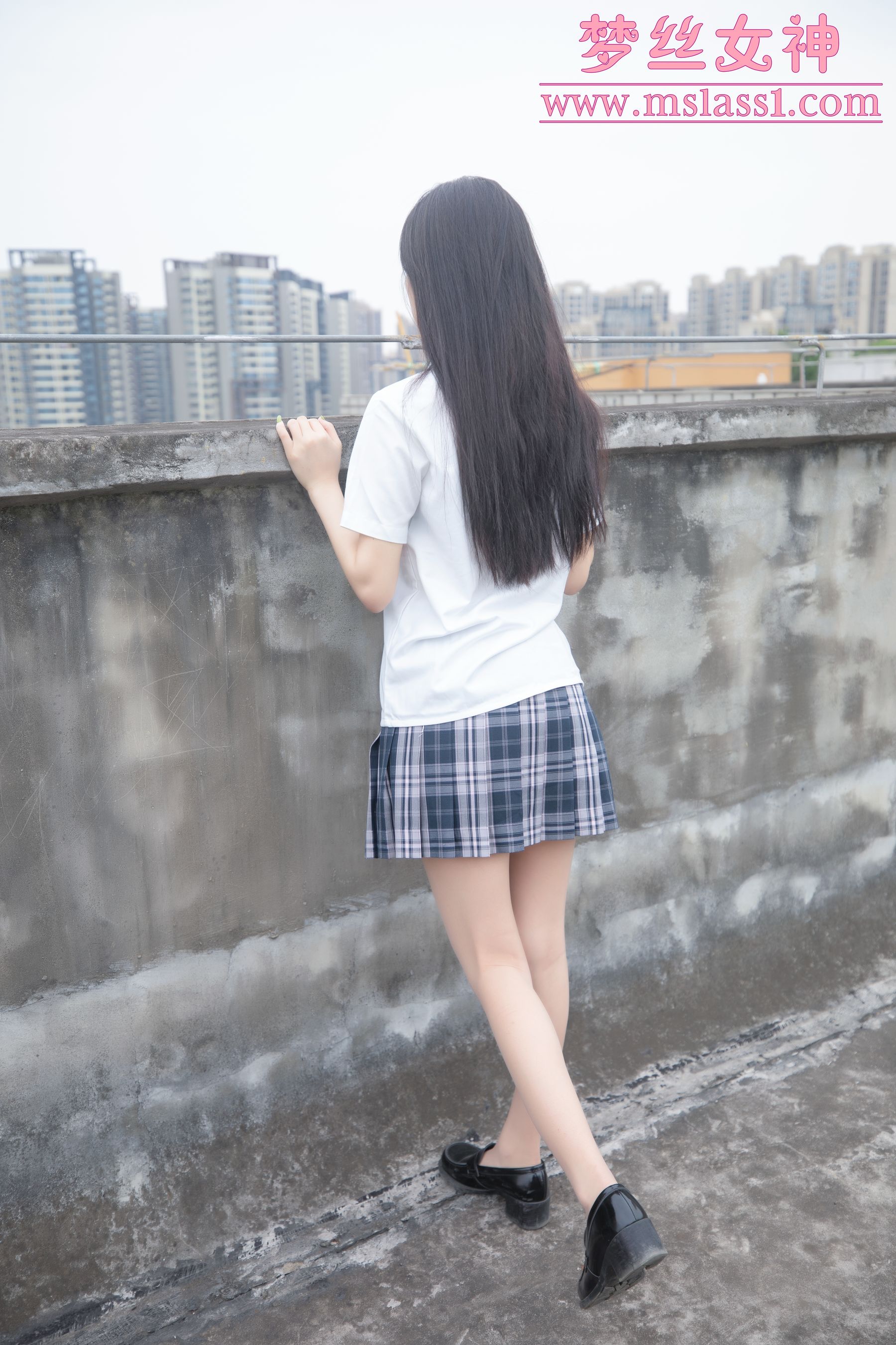 [梦丝女神MSLASS]  王娇娇 天台JK少女