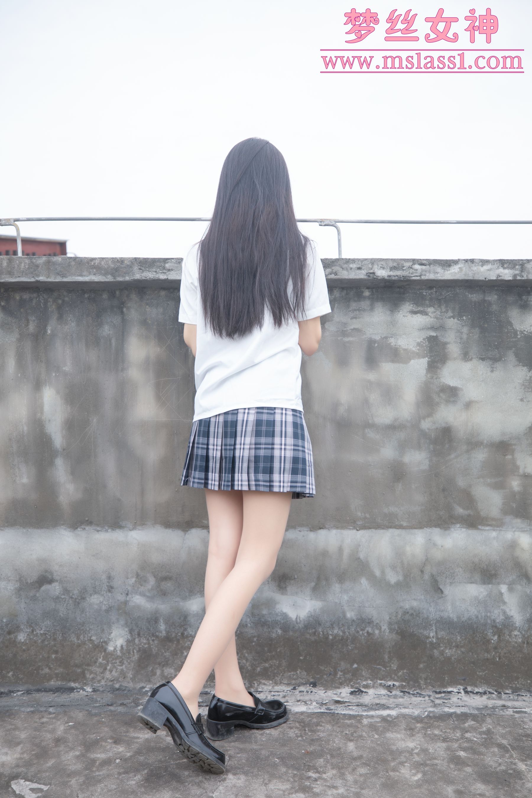 [梦丝女神MSLASS]  王娇娇 天台JK少女