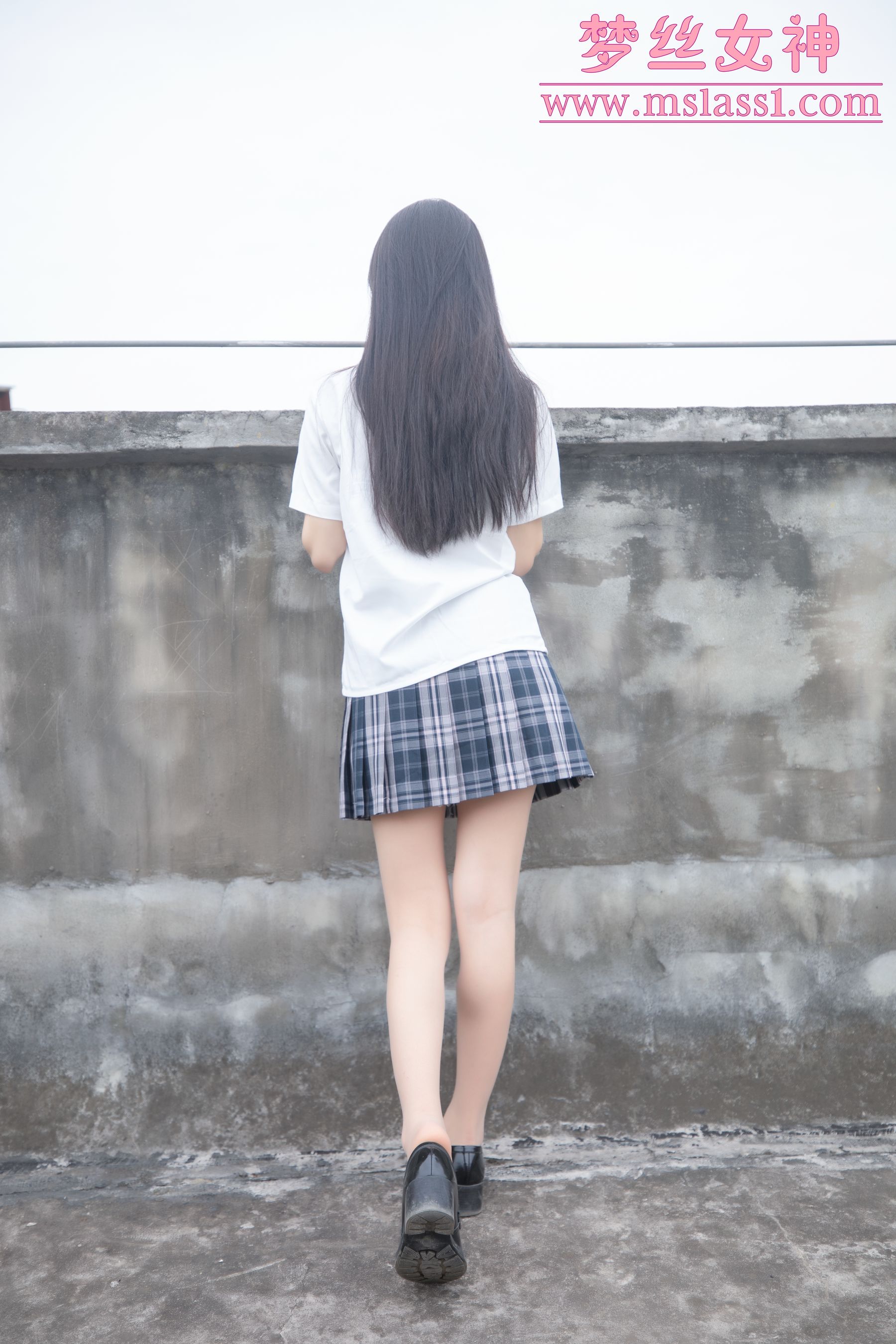 [梦丝女神MSLASS]  王娇娇 天台JK少女