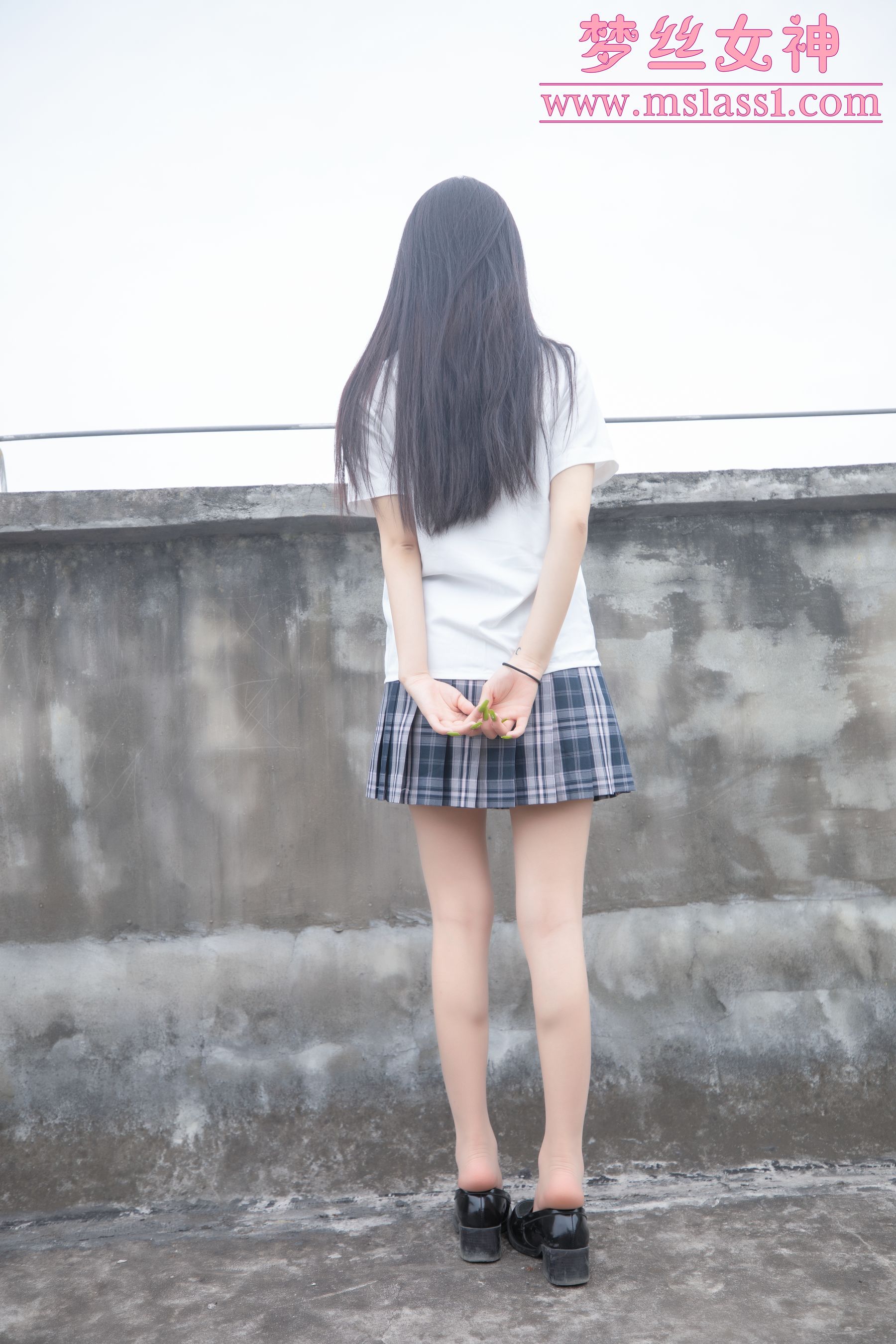 [梦丝女神MSLASS]  王娇娇 天台JK少女
