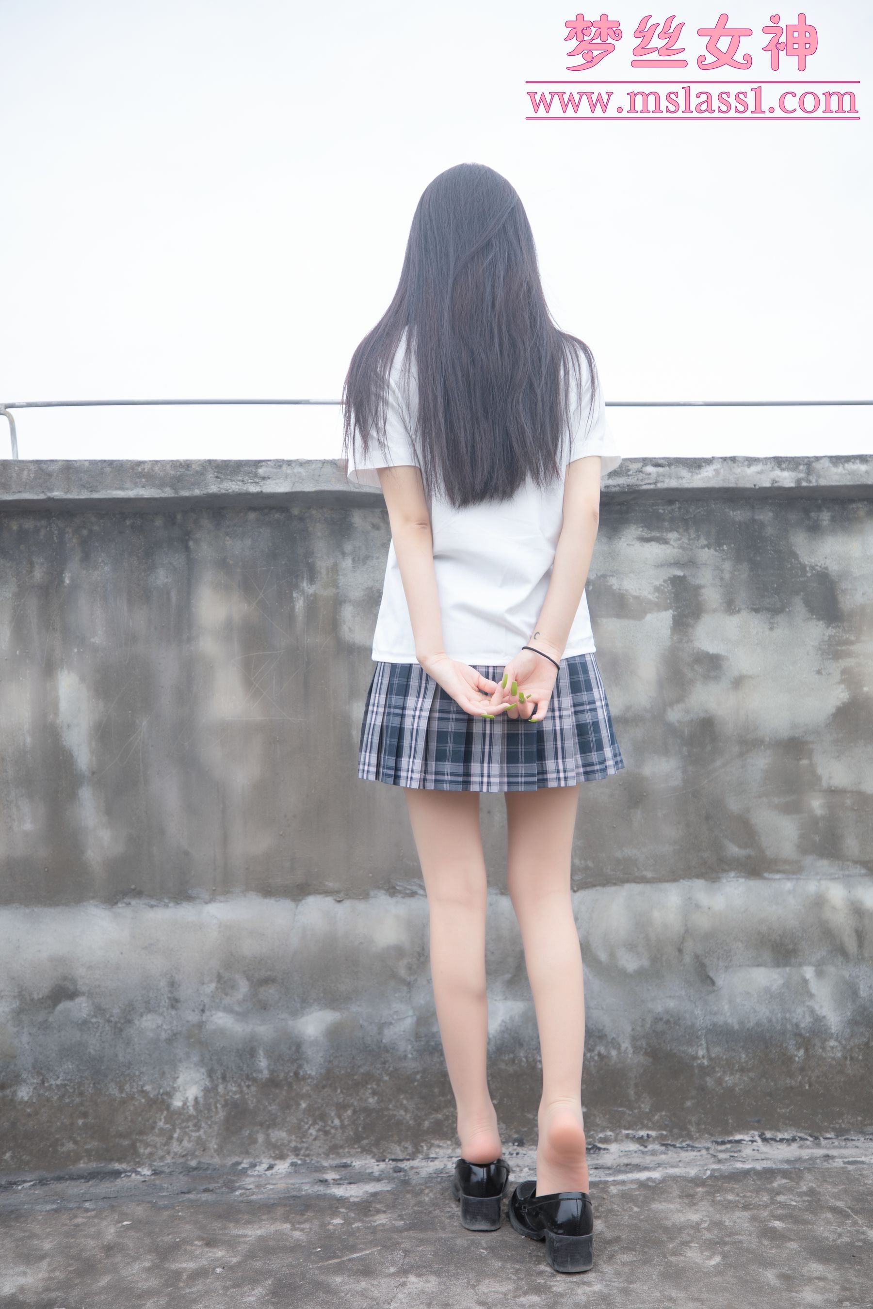 [梦丝女神MSLASS]  王娇娇 天台JK少女