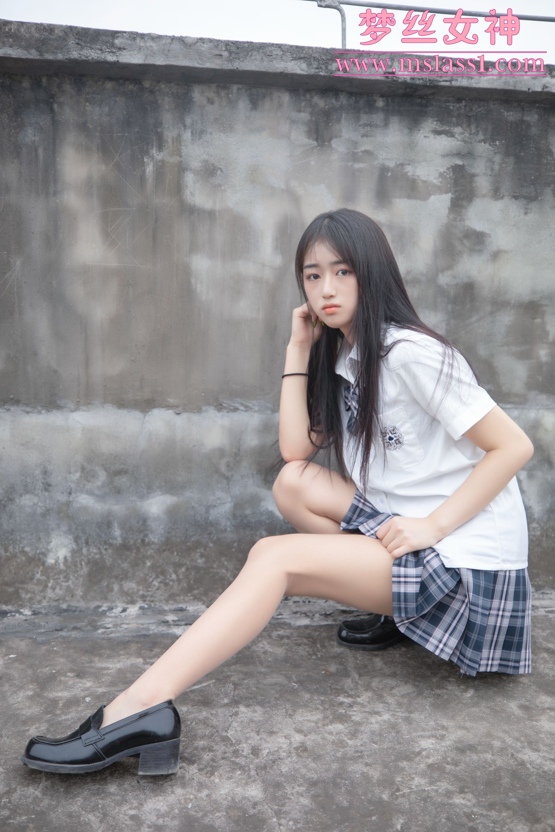 [梦丝女神MSLASS]  王娇娇 天台JK少女