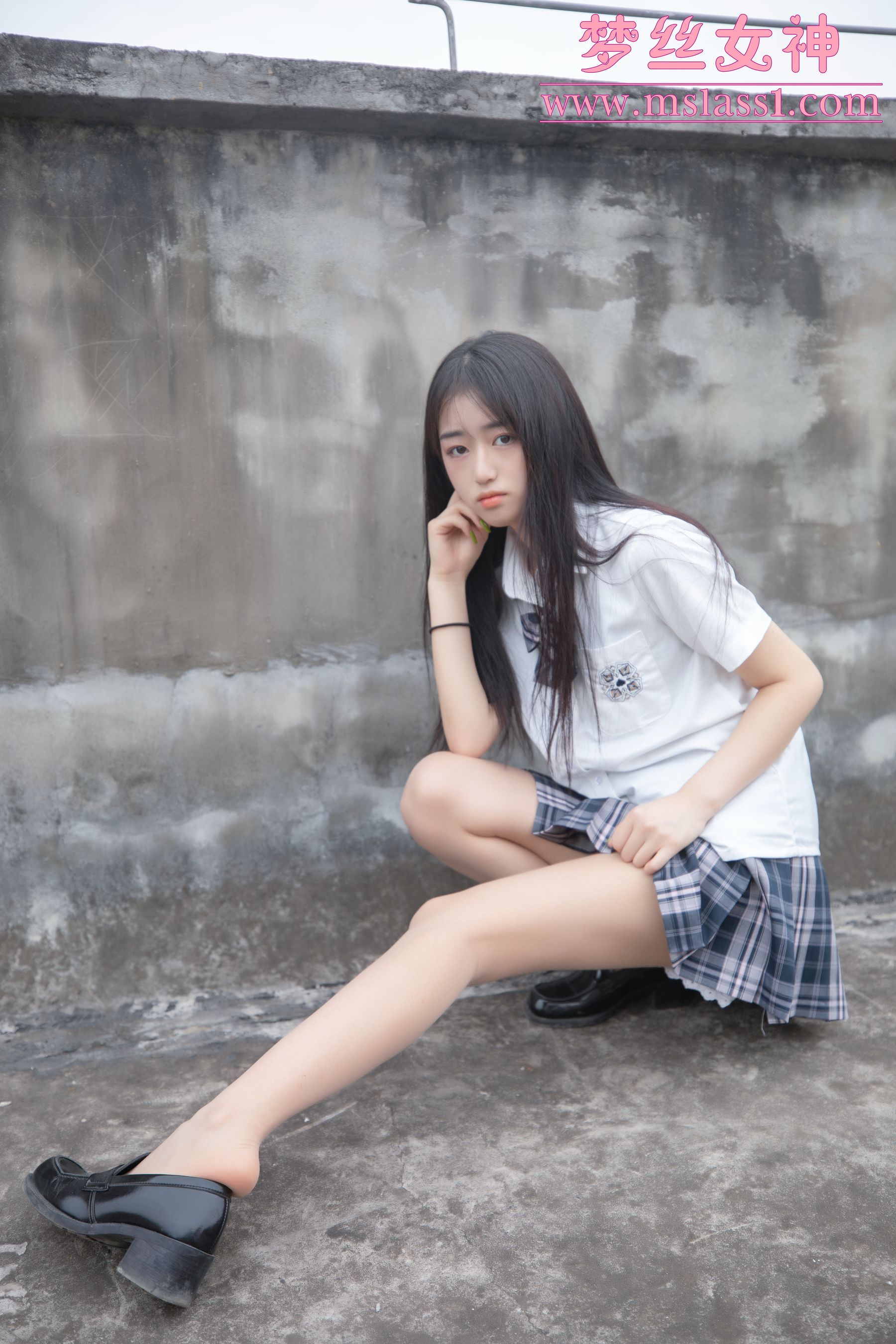 [梦丝女神MSLASS]  王娇娇 天台JK少女
