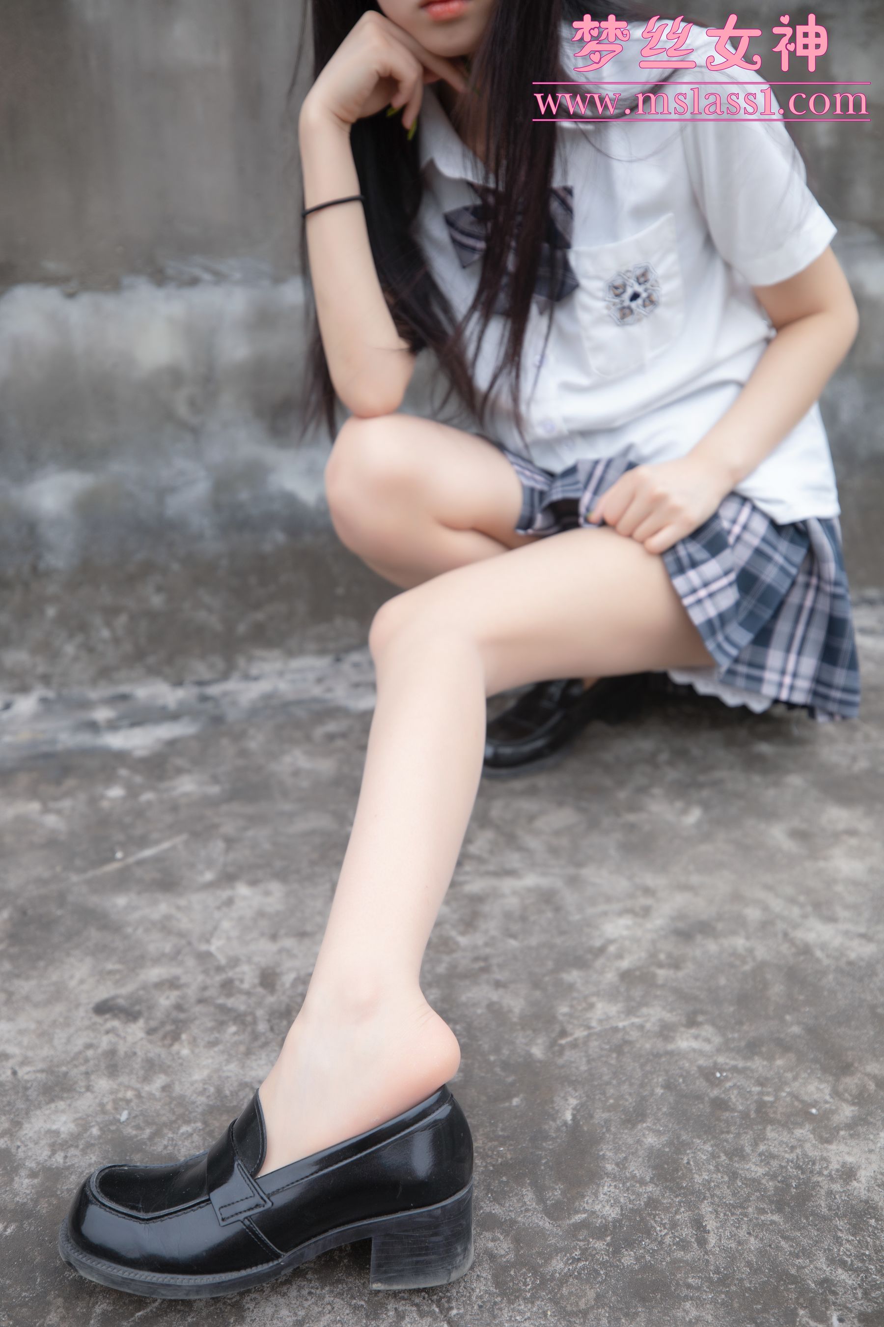 [梦丝女神MSLASS]  王娇娇 天台JK少女