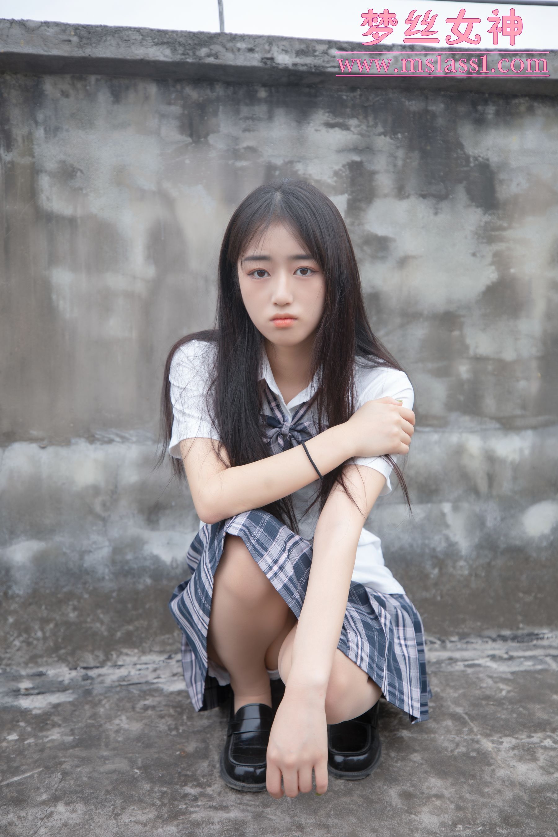 [梦丝女神MSLASS]  王娇娇 天台JK少女