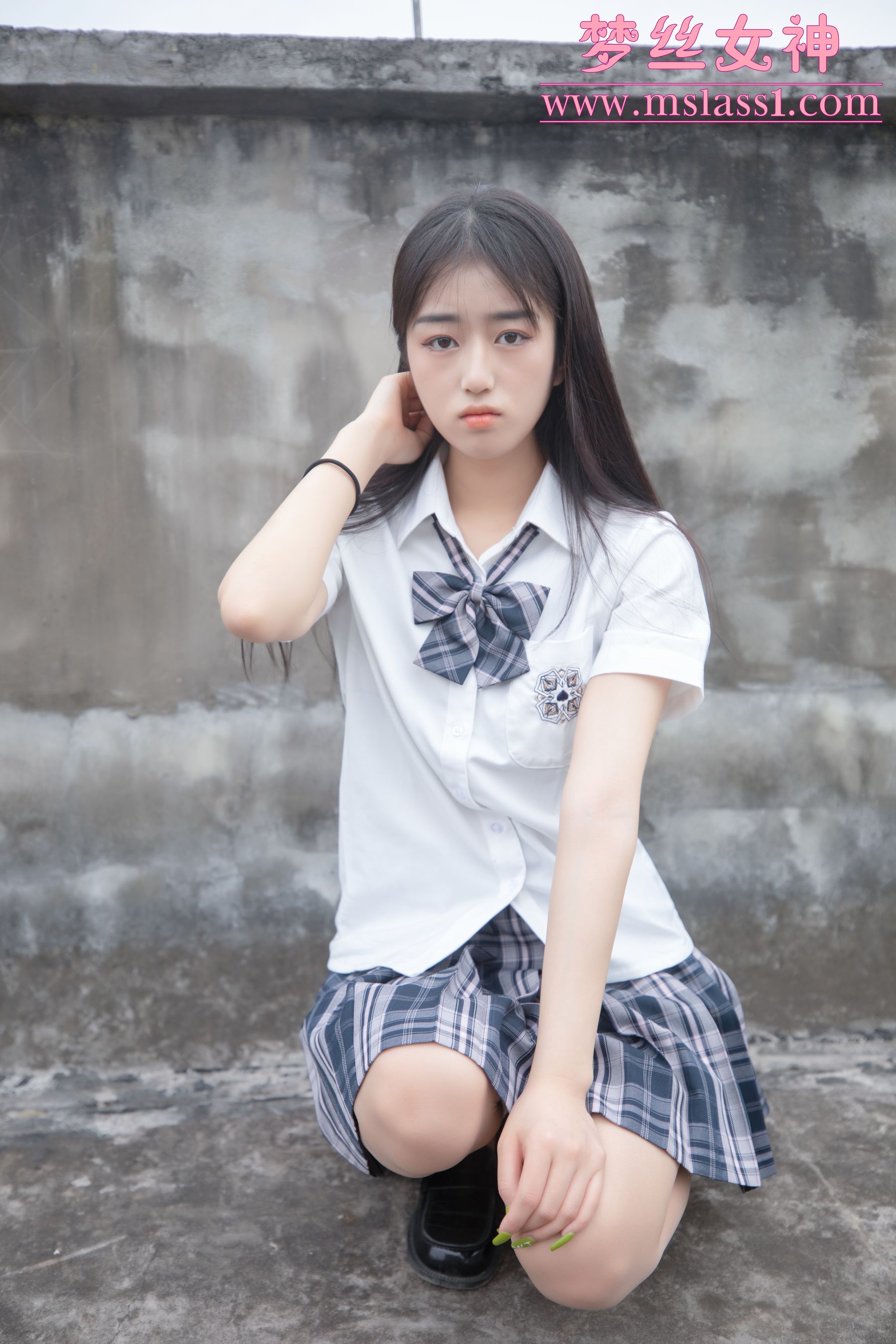 [梦丝女神MSLASS]  王娇娇 天台JK少女