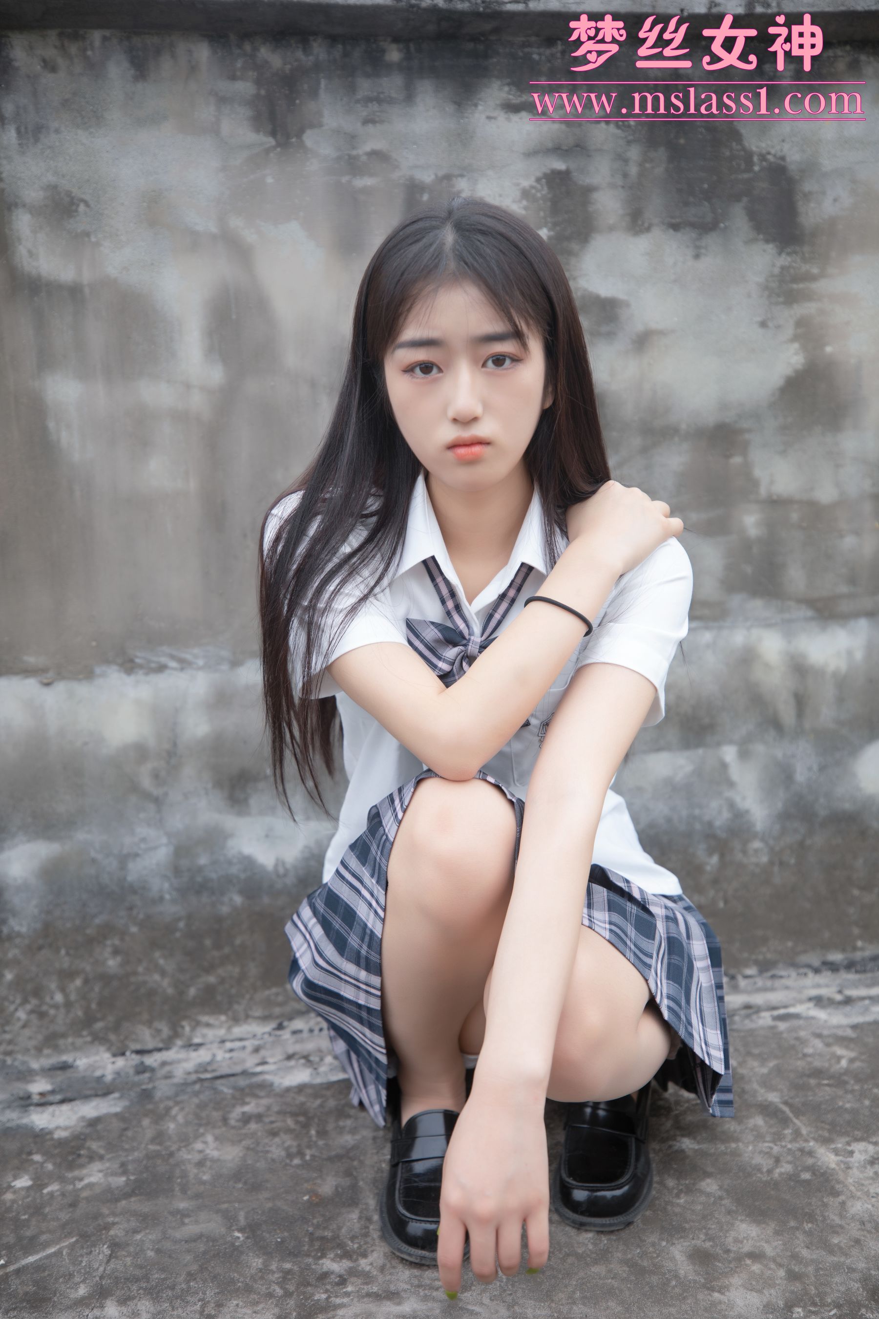 [梦丝女神MSLASS]  王娇娇 天台JK少女