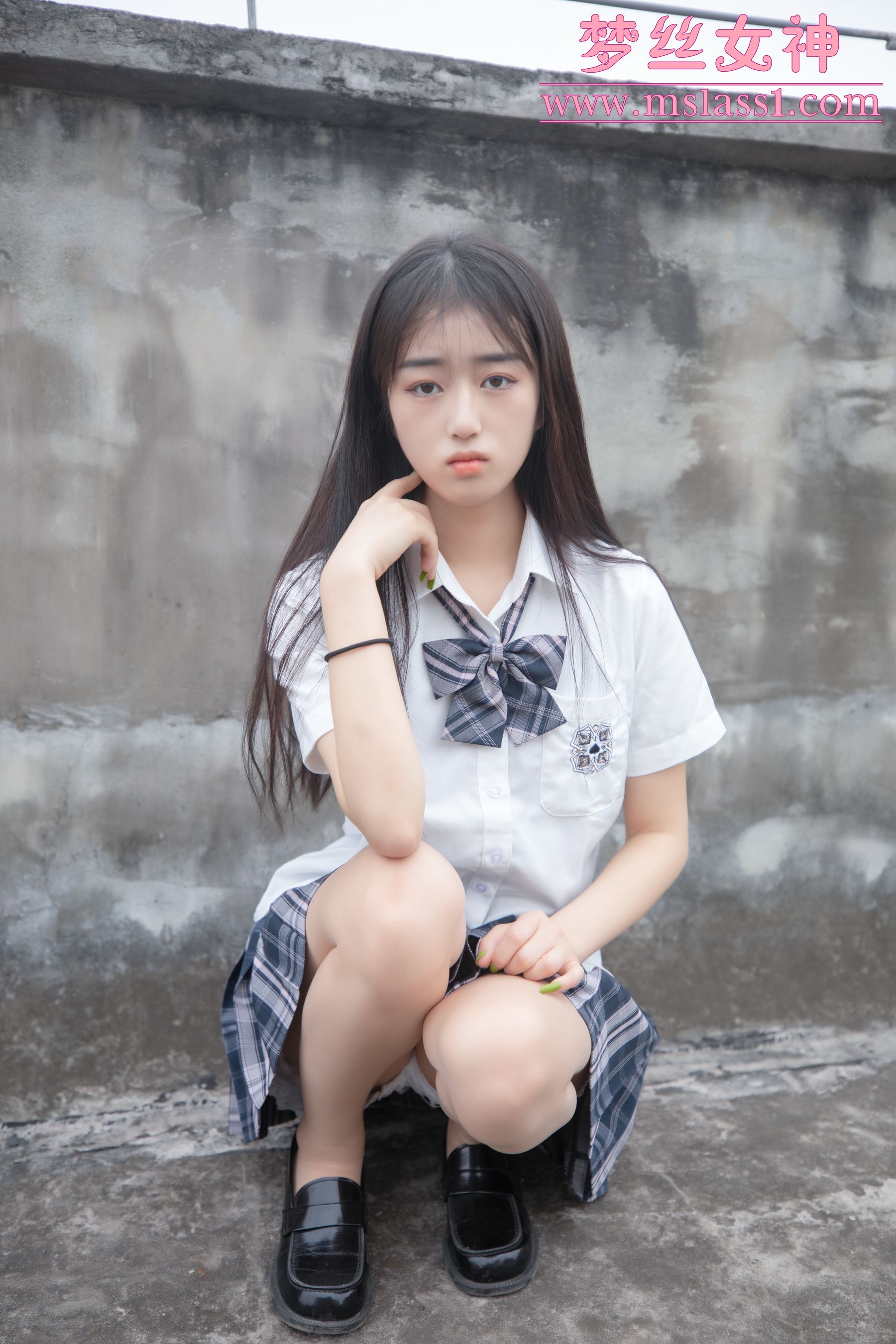 [梦丝女神MSLASS]  王娇娇 天台JK少女