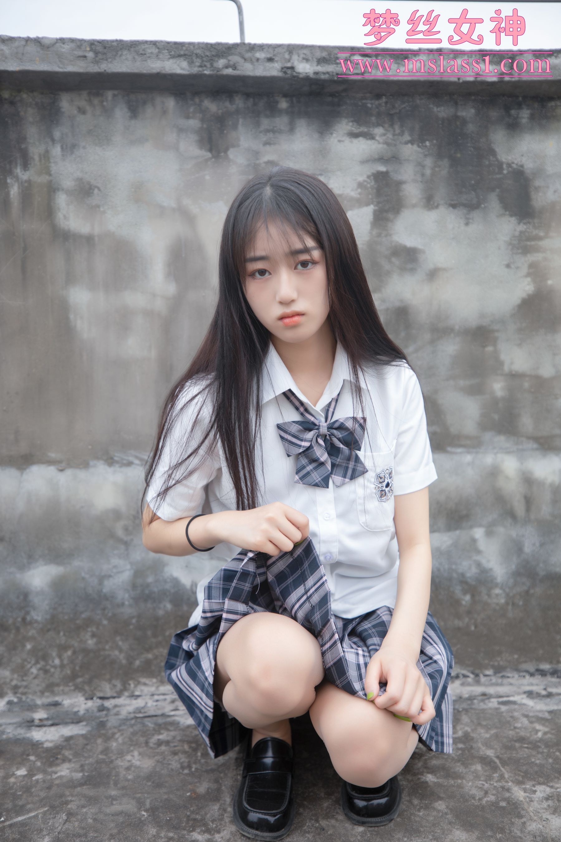 [梦丝女神MSLASS]  王娇娇 天台JK少女