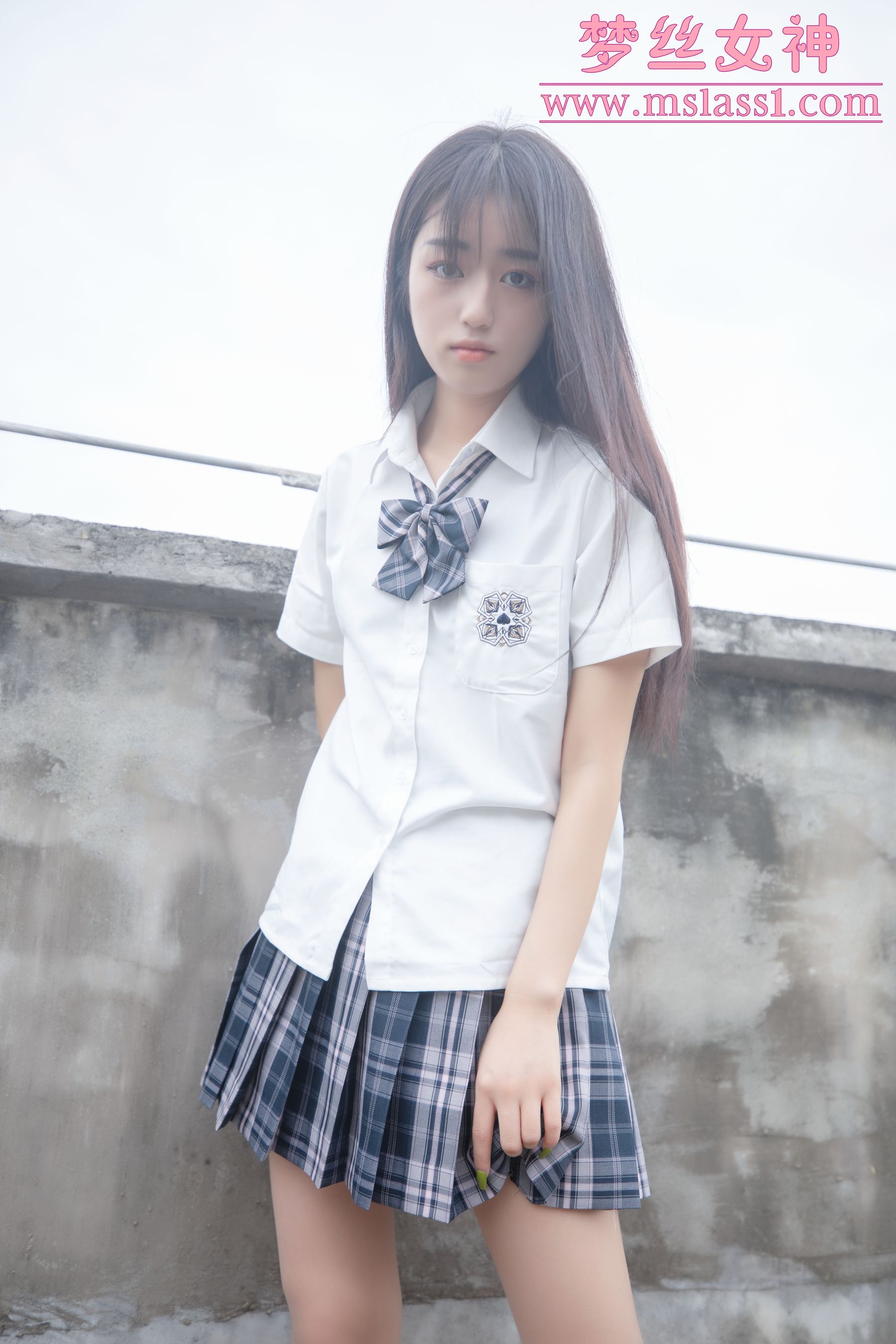 [梦丝女神MSLASS]  王娇娇 天台JK少女