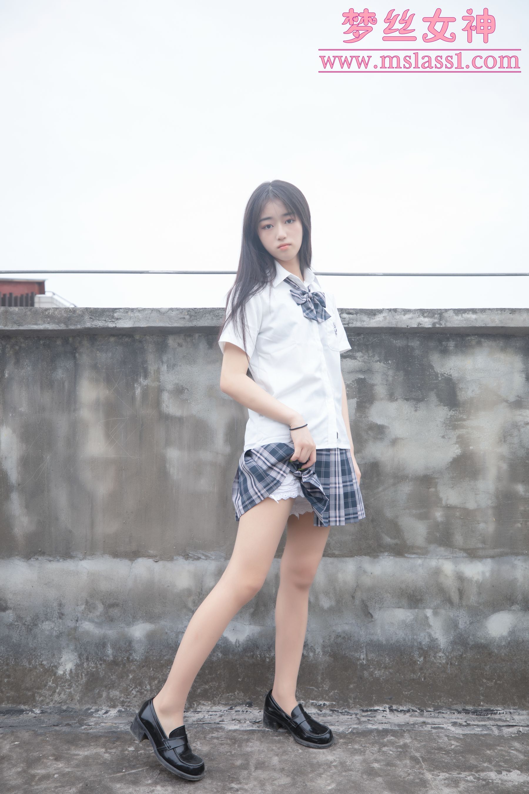 [梦丝女神MSLASS]  王娇娇 天台JK少女