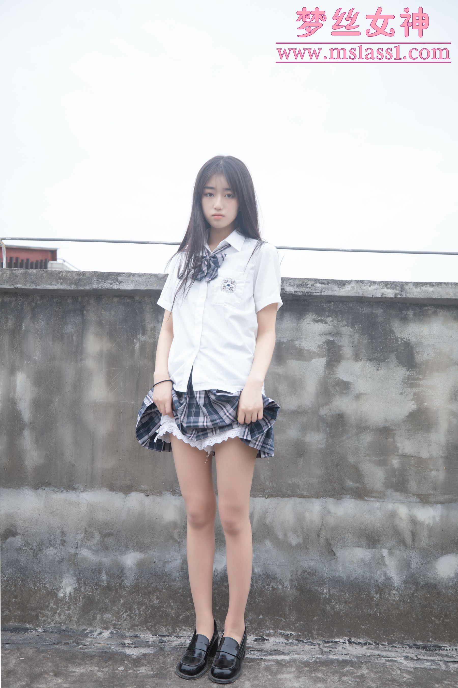 [梦丝女神MSLASS]  王娇娇 天台JK少女