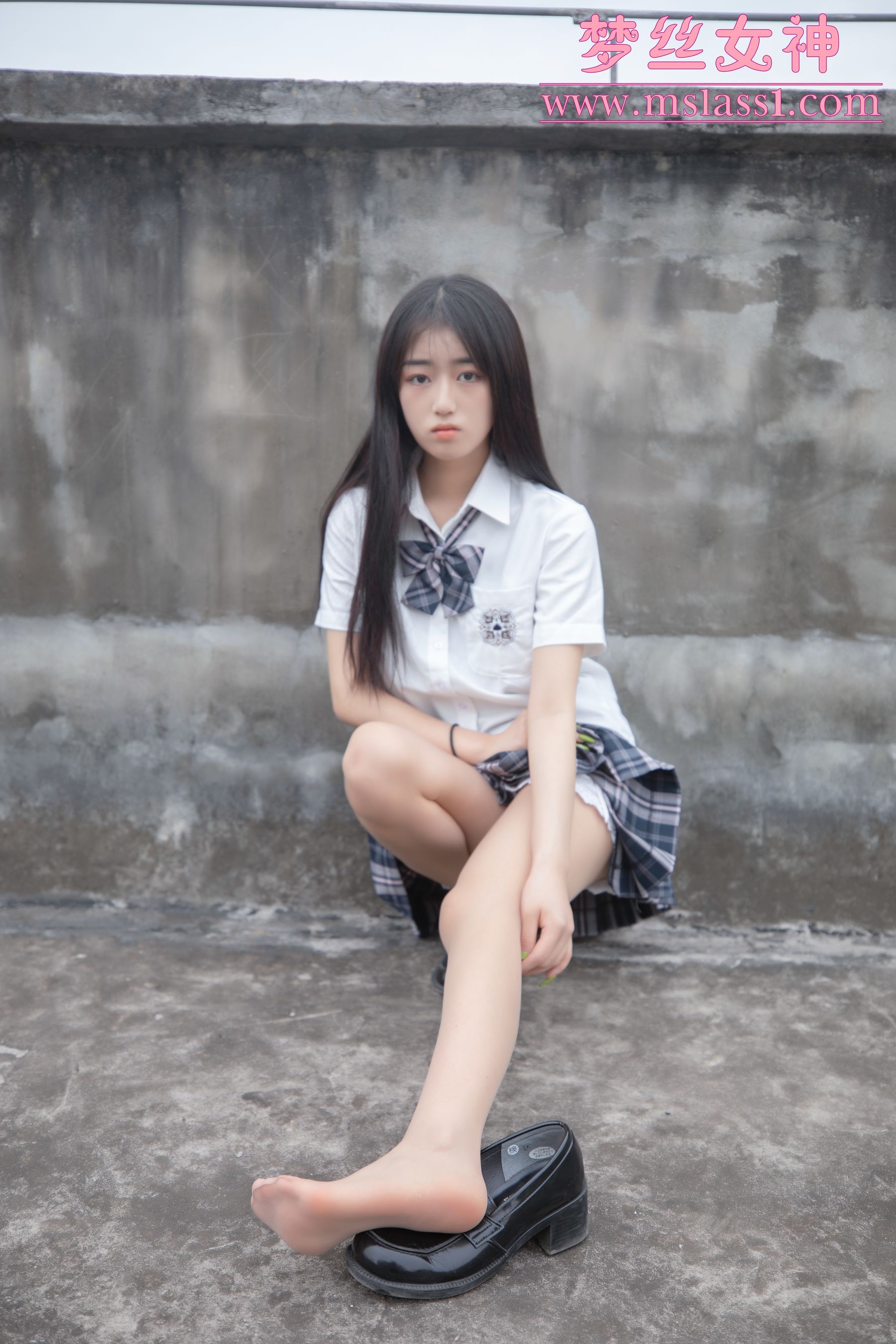 [梦丝女神MSLASS]  王娇娇 天台JK少女