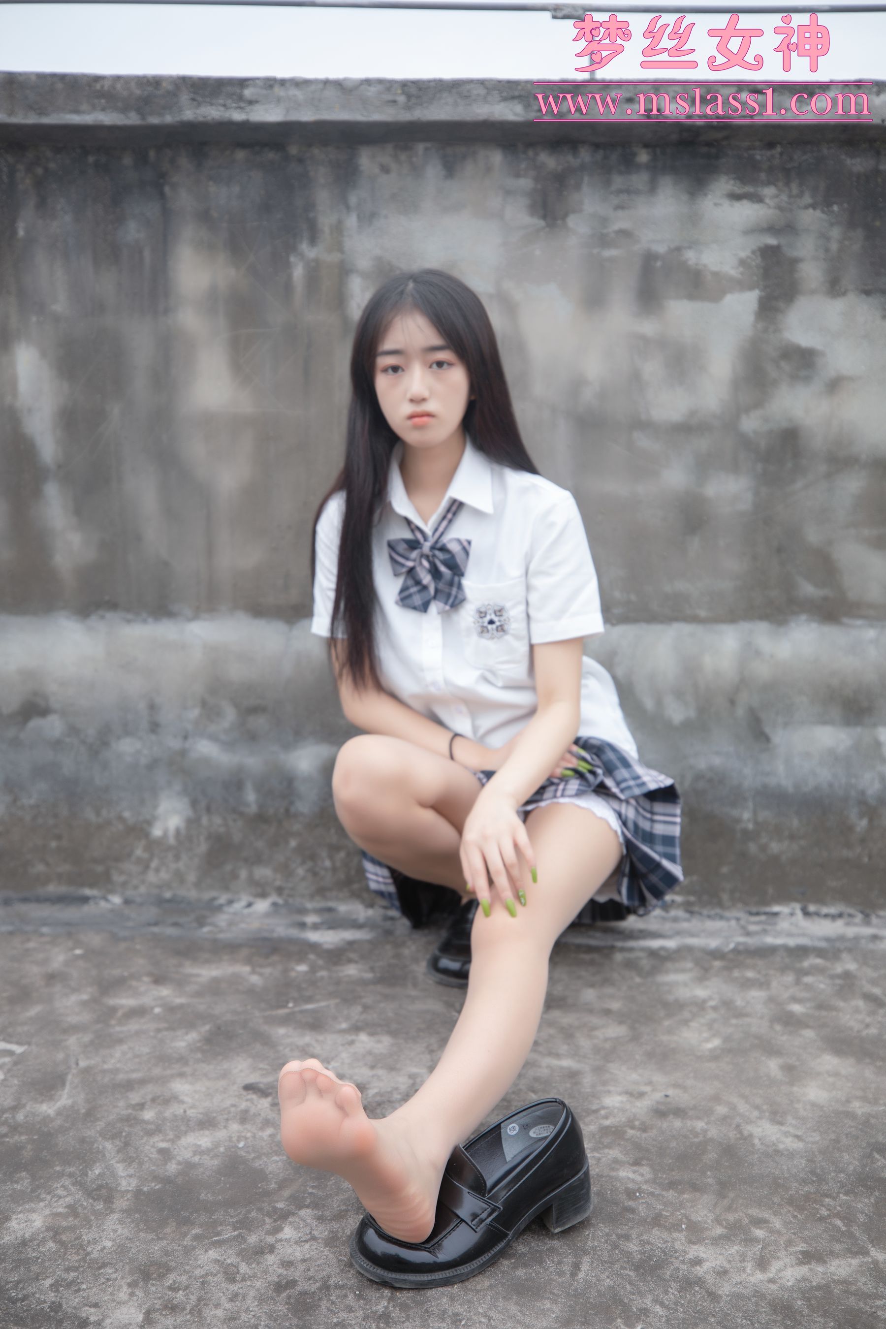 [梦丝女神MSLASS]  王娇娇 天台JK少女