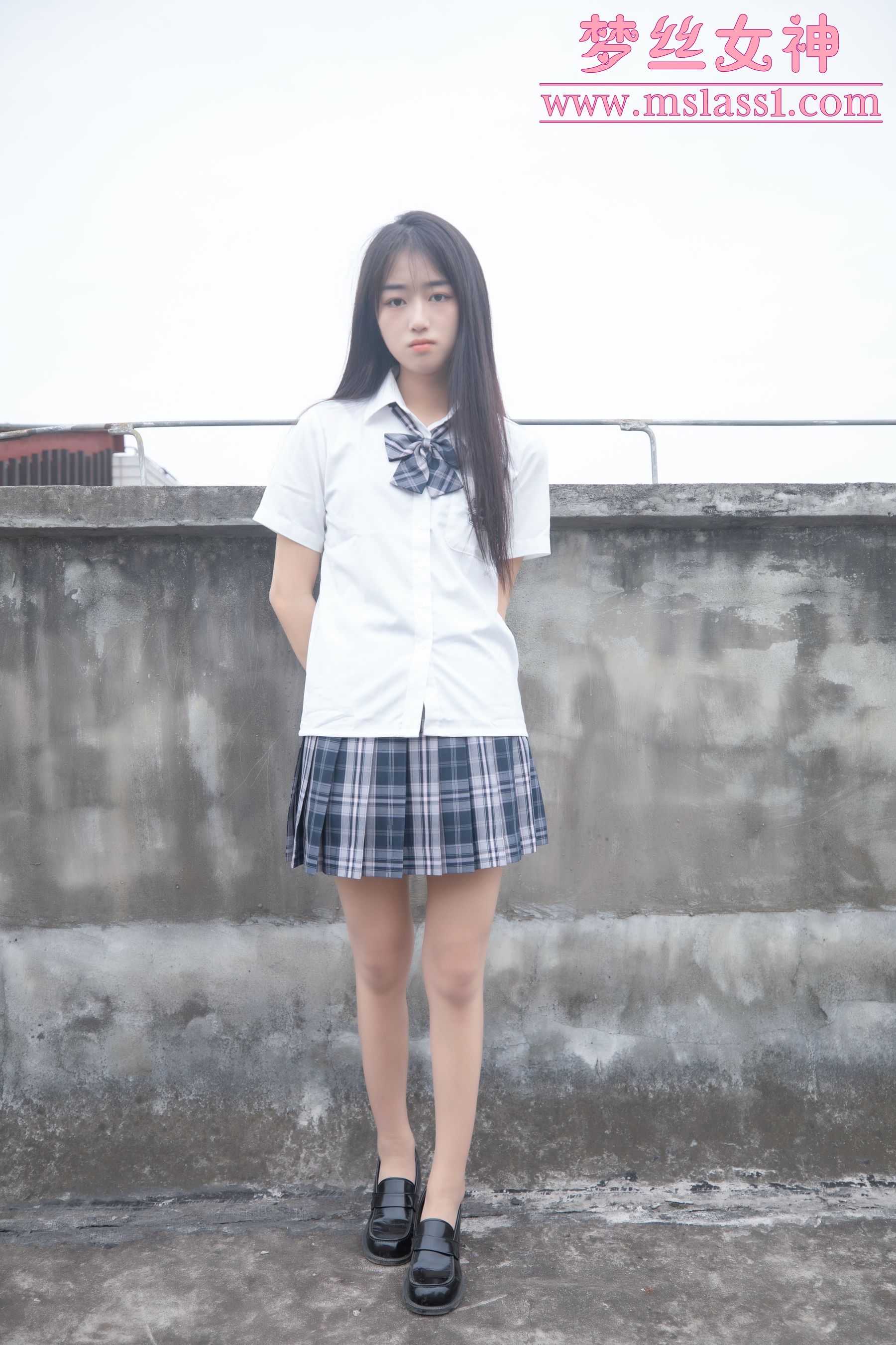 [梦丝女神MSLASS]  王娇娇 天台JK少女