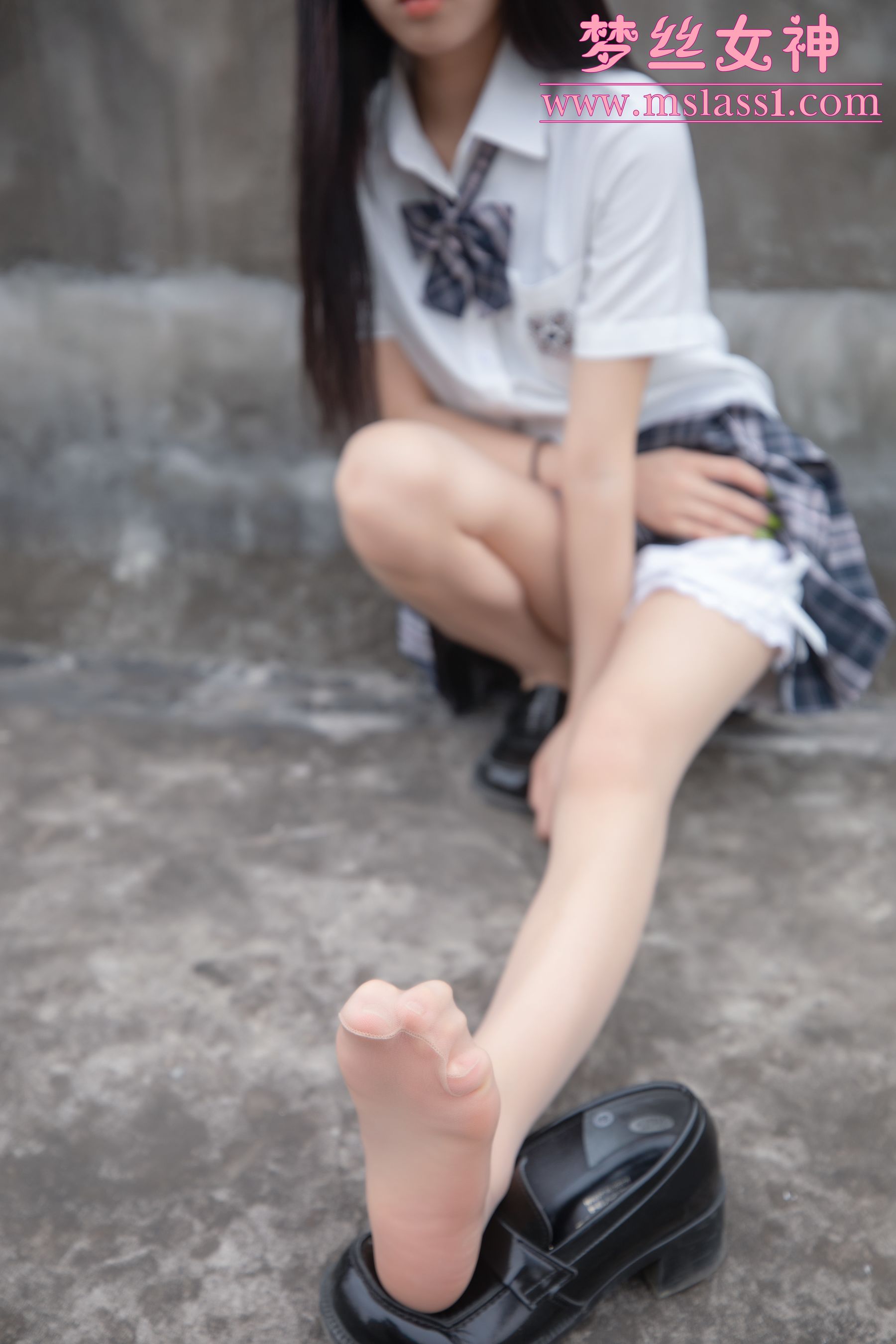 [梦丝女神MSLASS]  王娇娇 天台JK少女