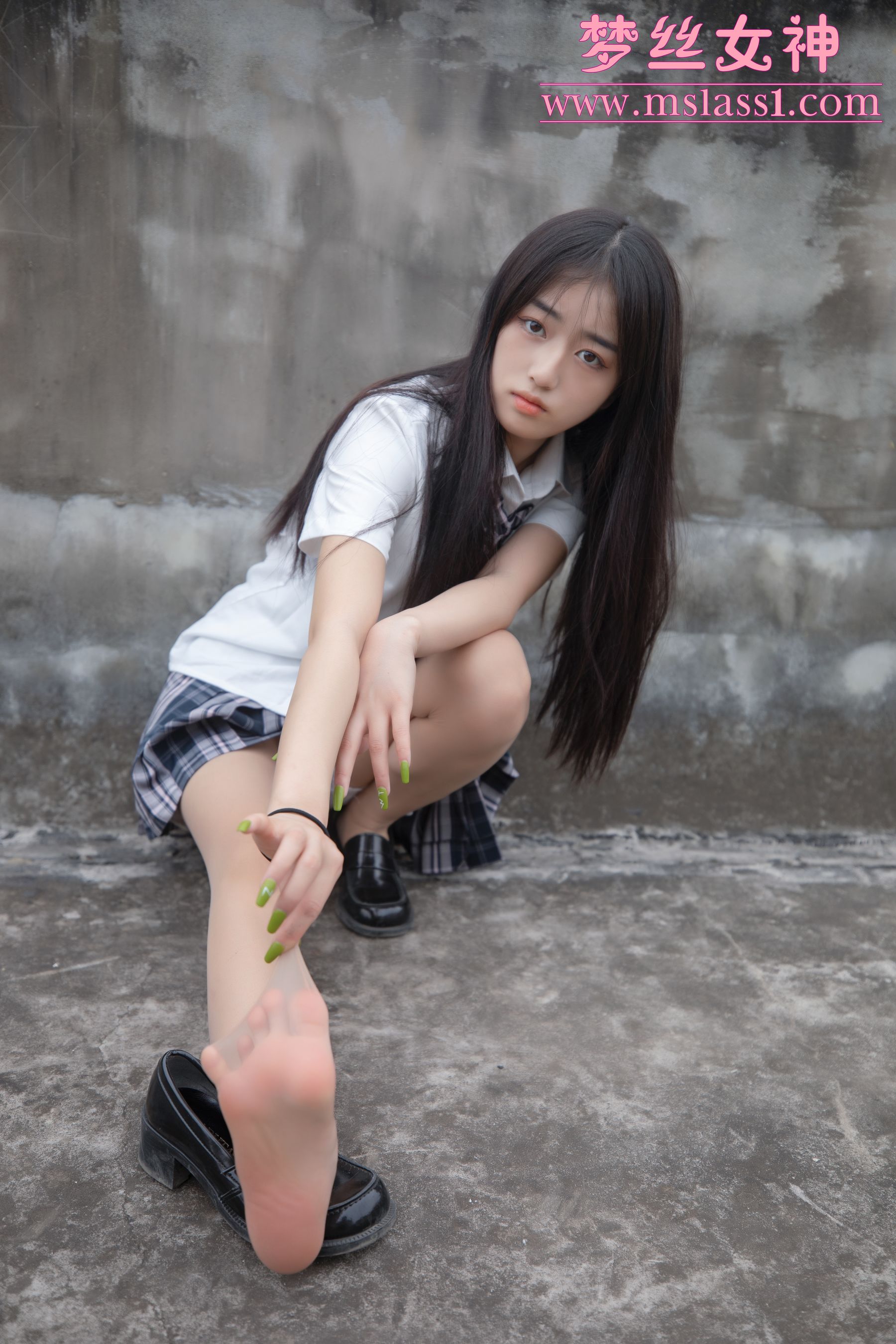[梦丝女神MSLASS]  王娇娇 天台JK少女