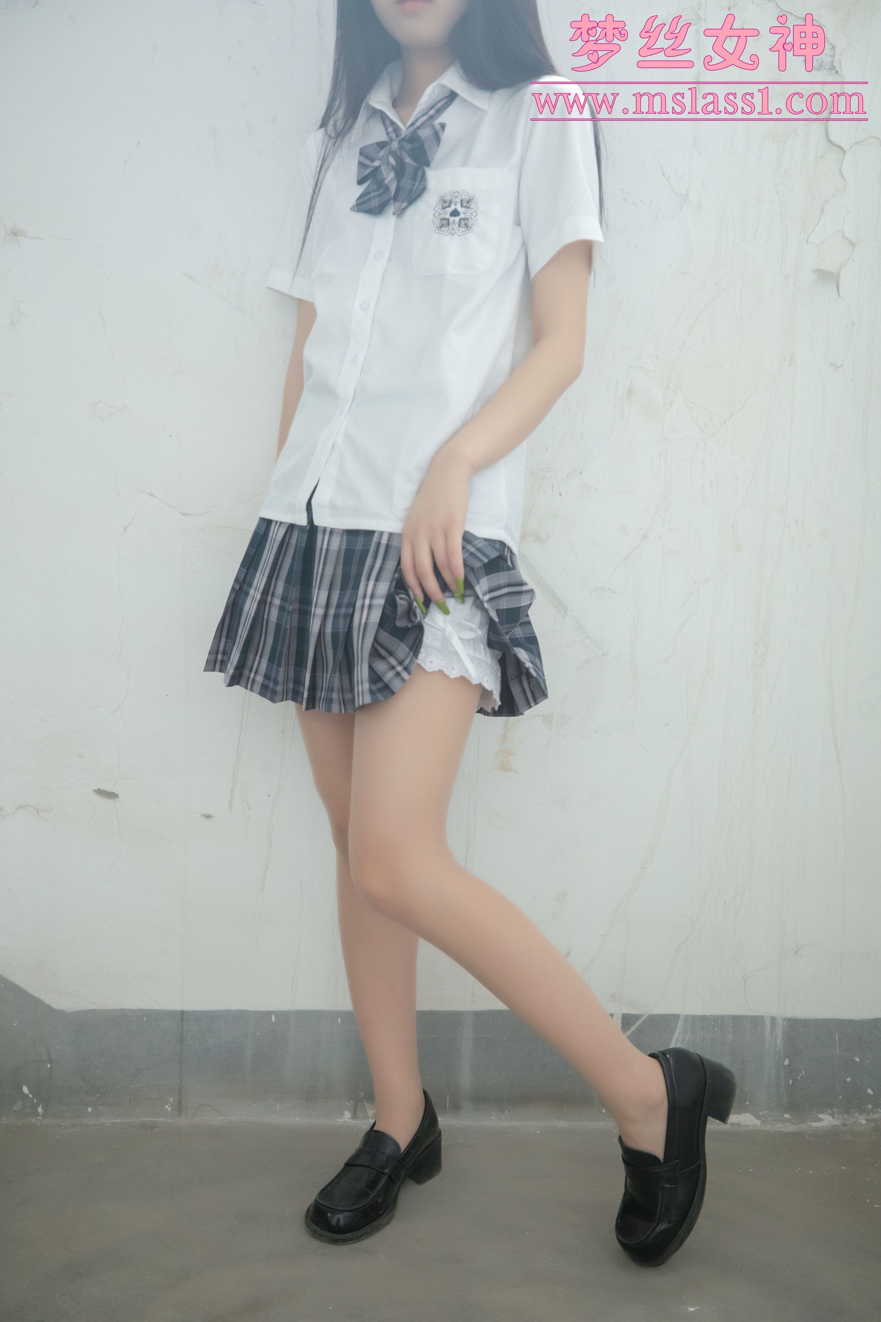 [梦丝女神MSLASS]  王娇娇 天台JK少女