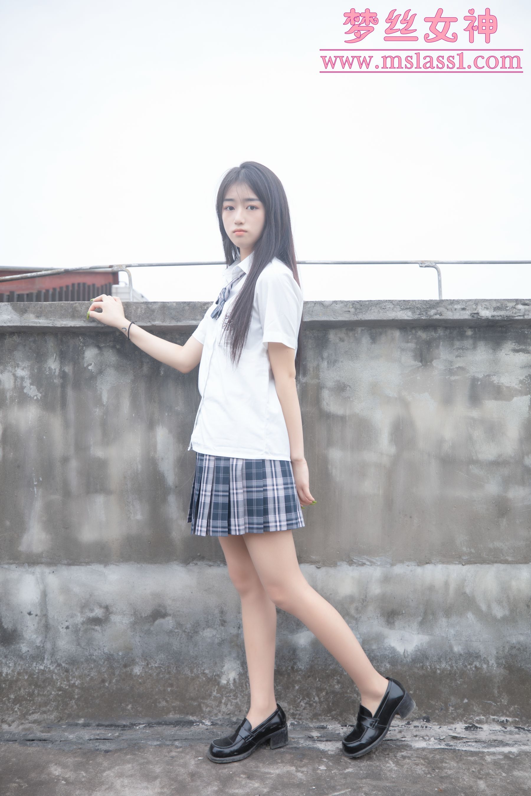 [梦丝女神MSLASS]  王娇娇 天台JK少女