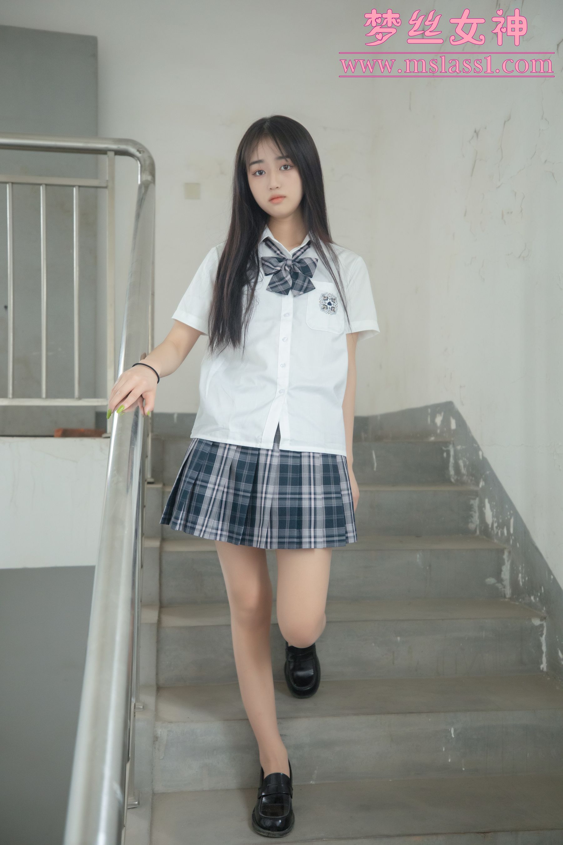 [梦丝女神MSLASS]  王娇娇 天台JK少女