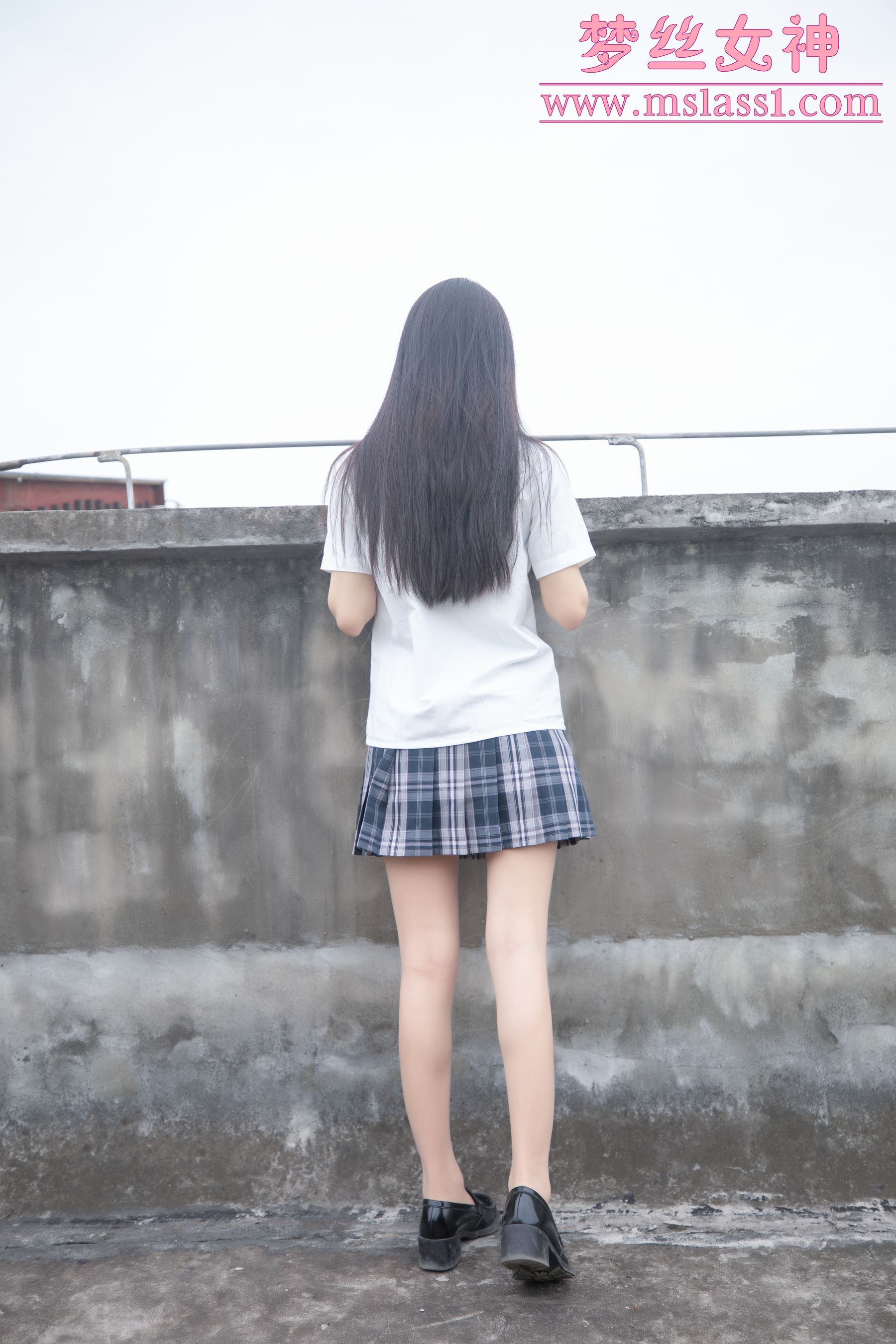 [梦丝女神MSLASS]  王娇娇 天台JK少女