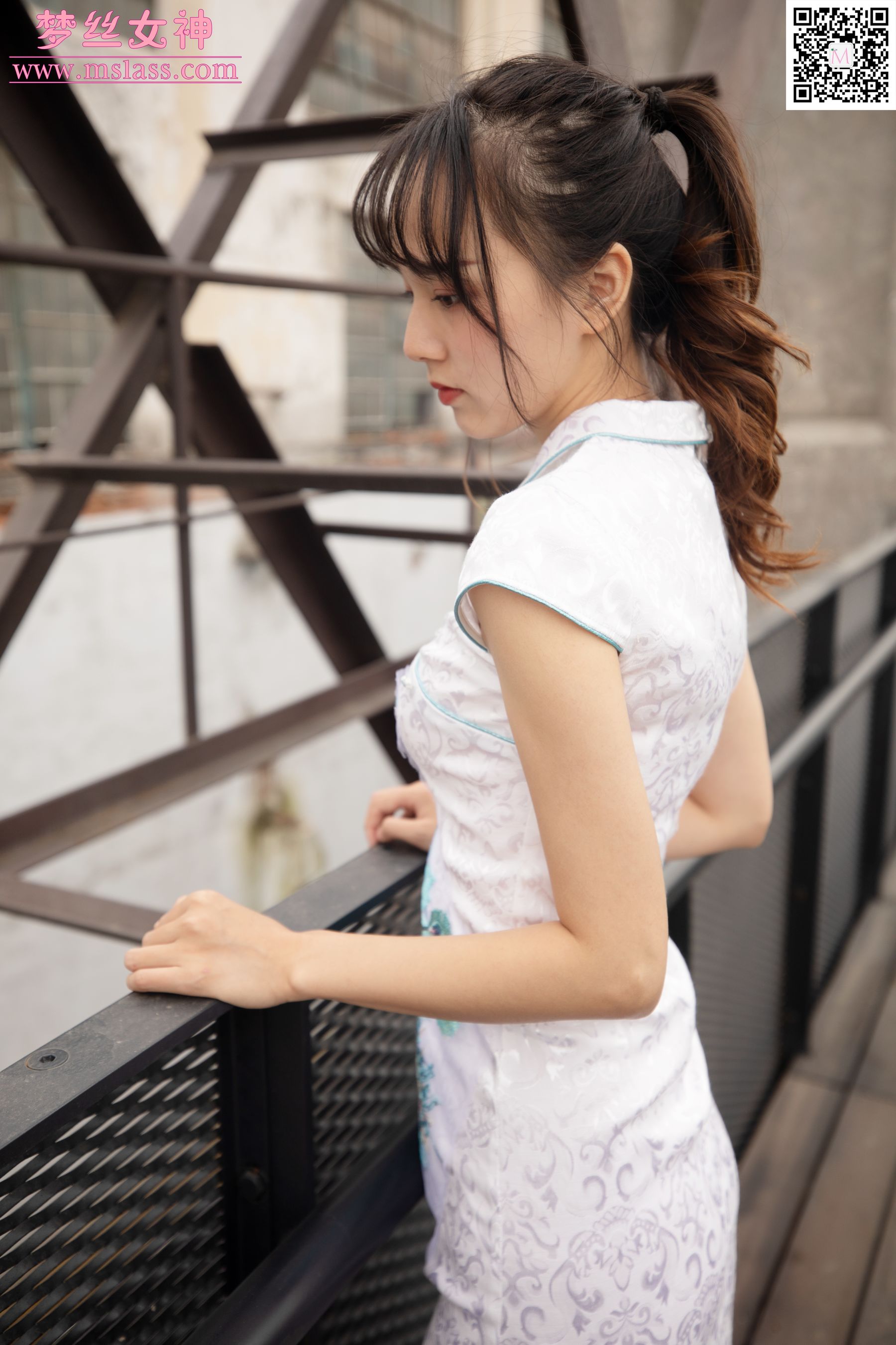 [梦丝女神MSLASS]  玥玥 工业区的旗袍