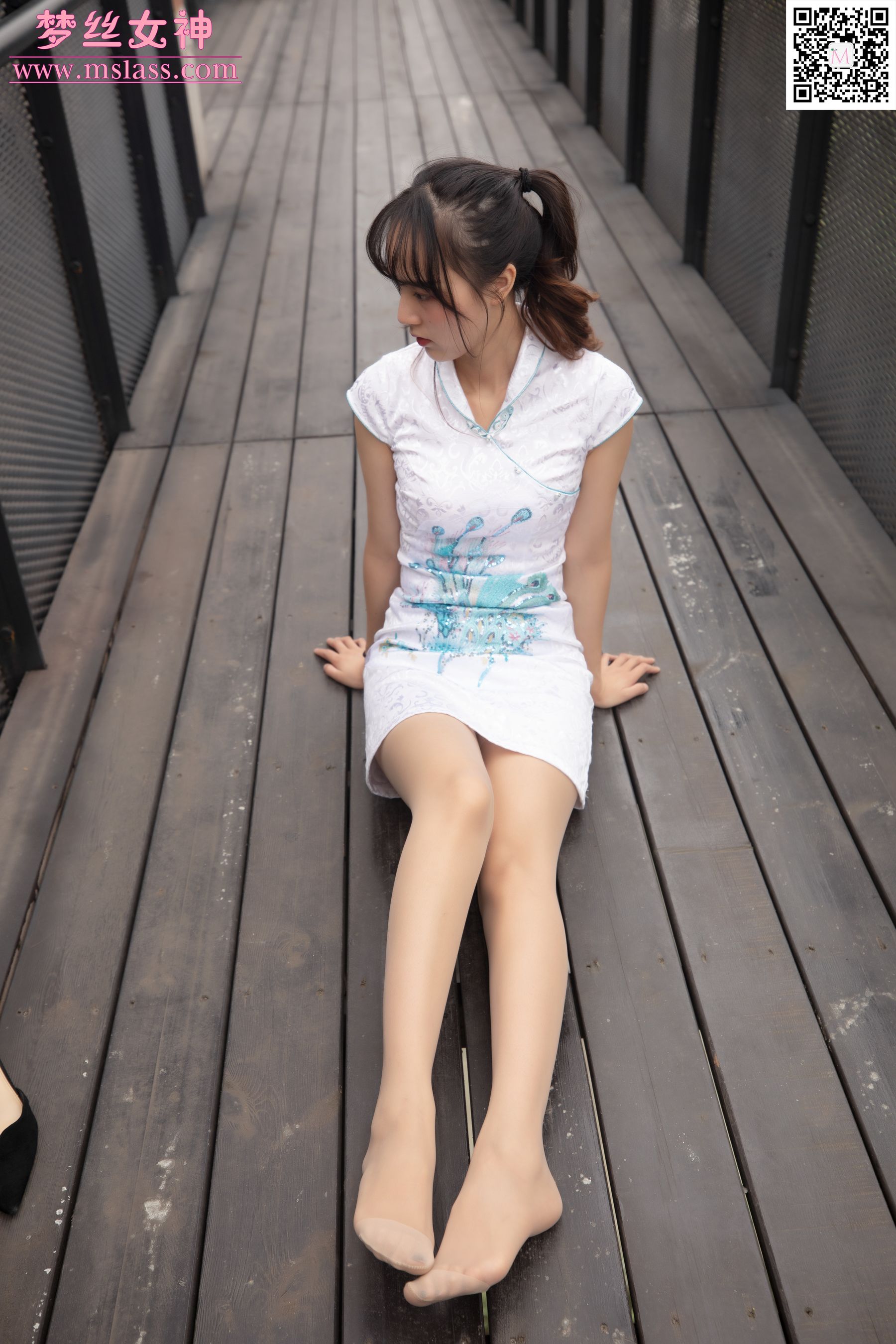 [梦丝女神MSLASS]  玥玥 工业区的旗袍