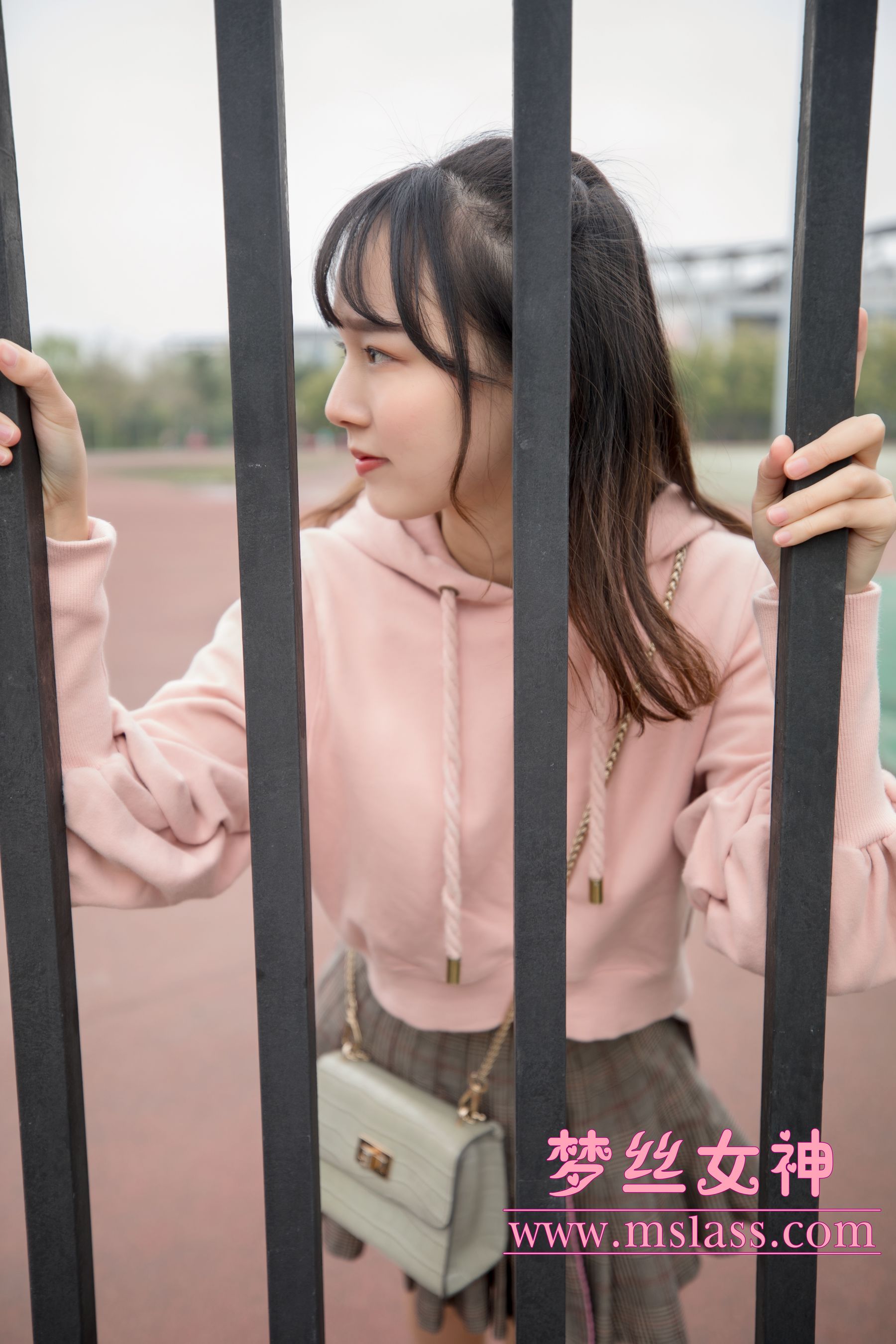 [梦丝女神MSLASS]  玥玥 操场小甜心