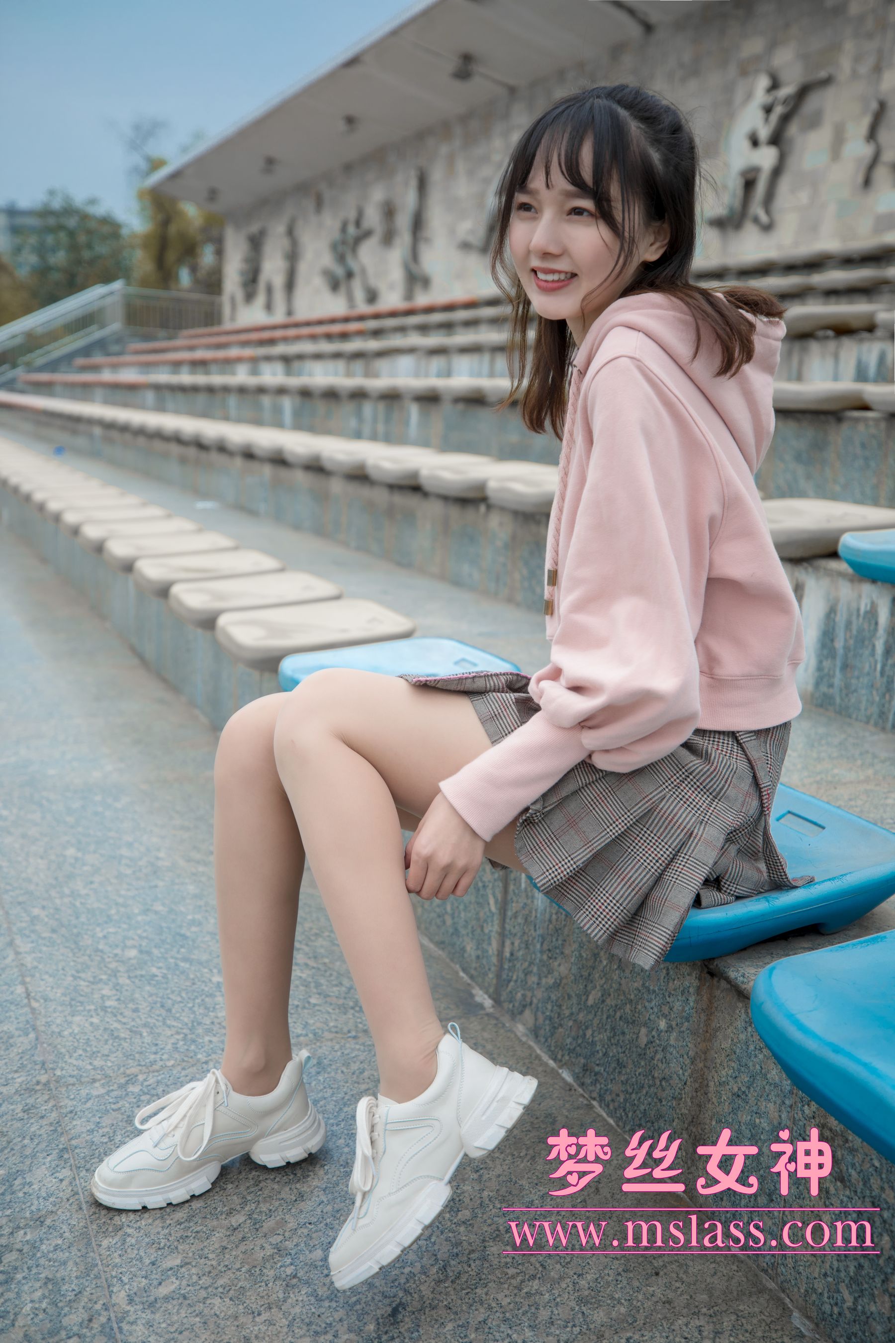 [梦丝女神MSLASS]  玥玥 操场小甜心