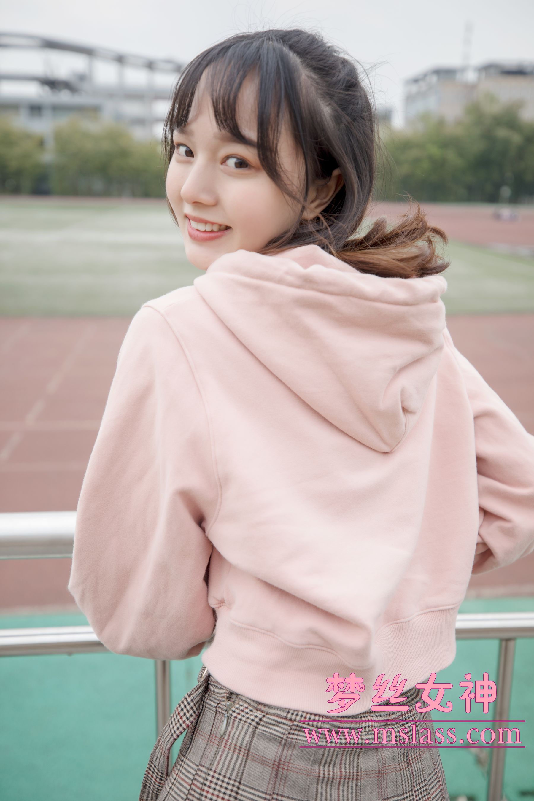 [梦丝女神MSLASS]  玥玥 操场小甜心