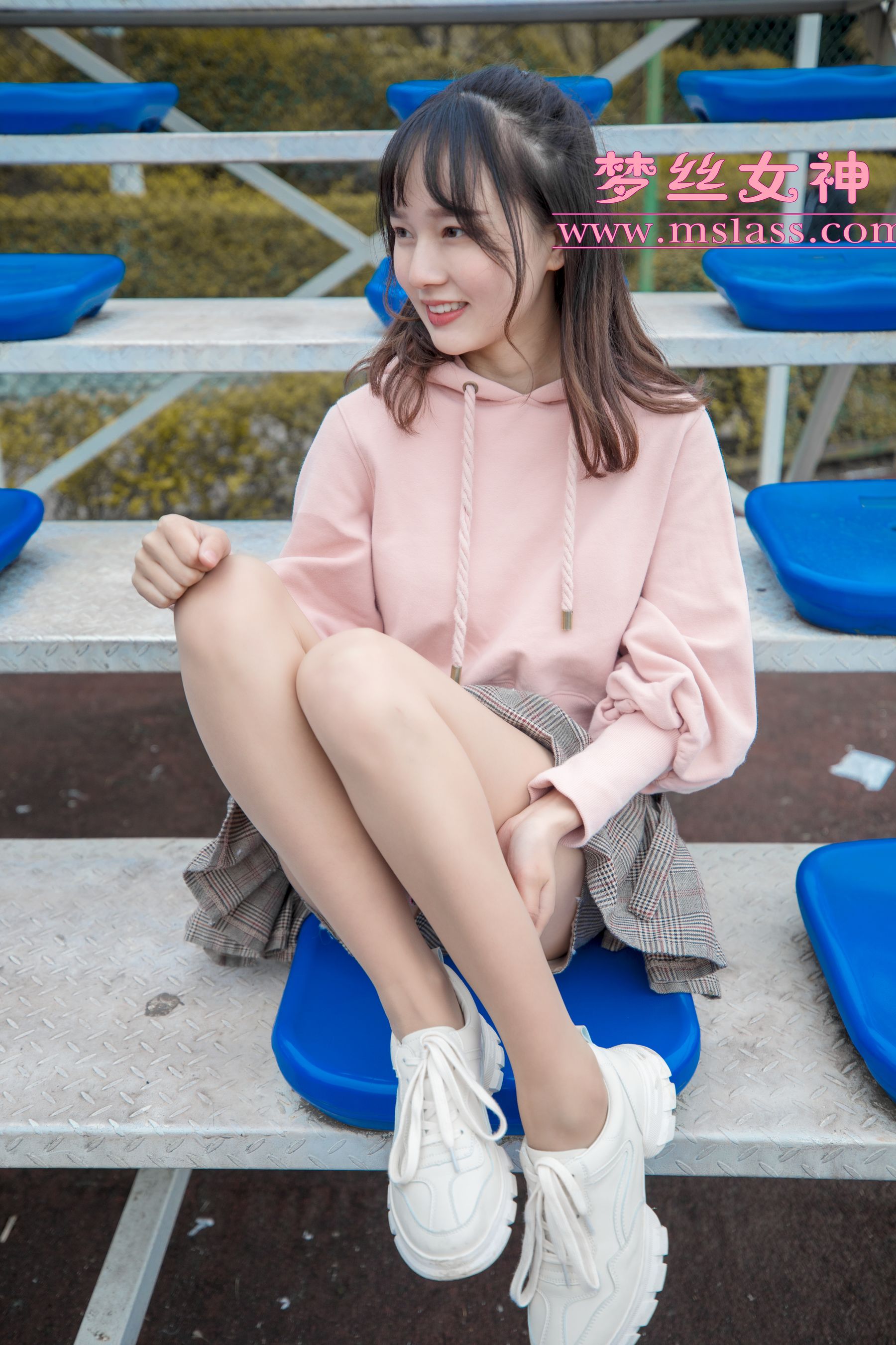[梦丝女神MSLASS]  玥玥 操场小甜心