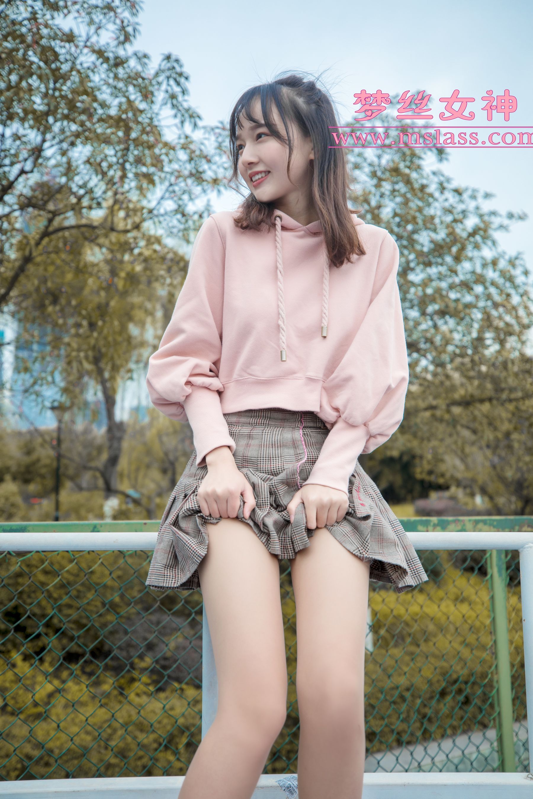 [梦丝女神MSLASS]  玥玥 操场小甜心