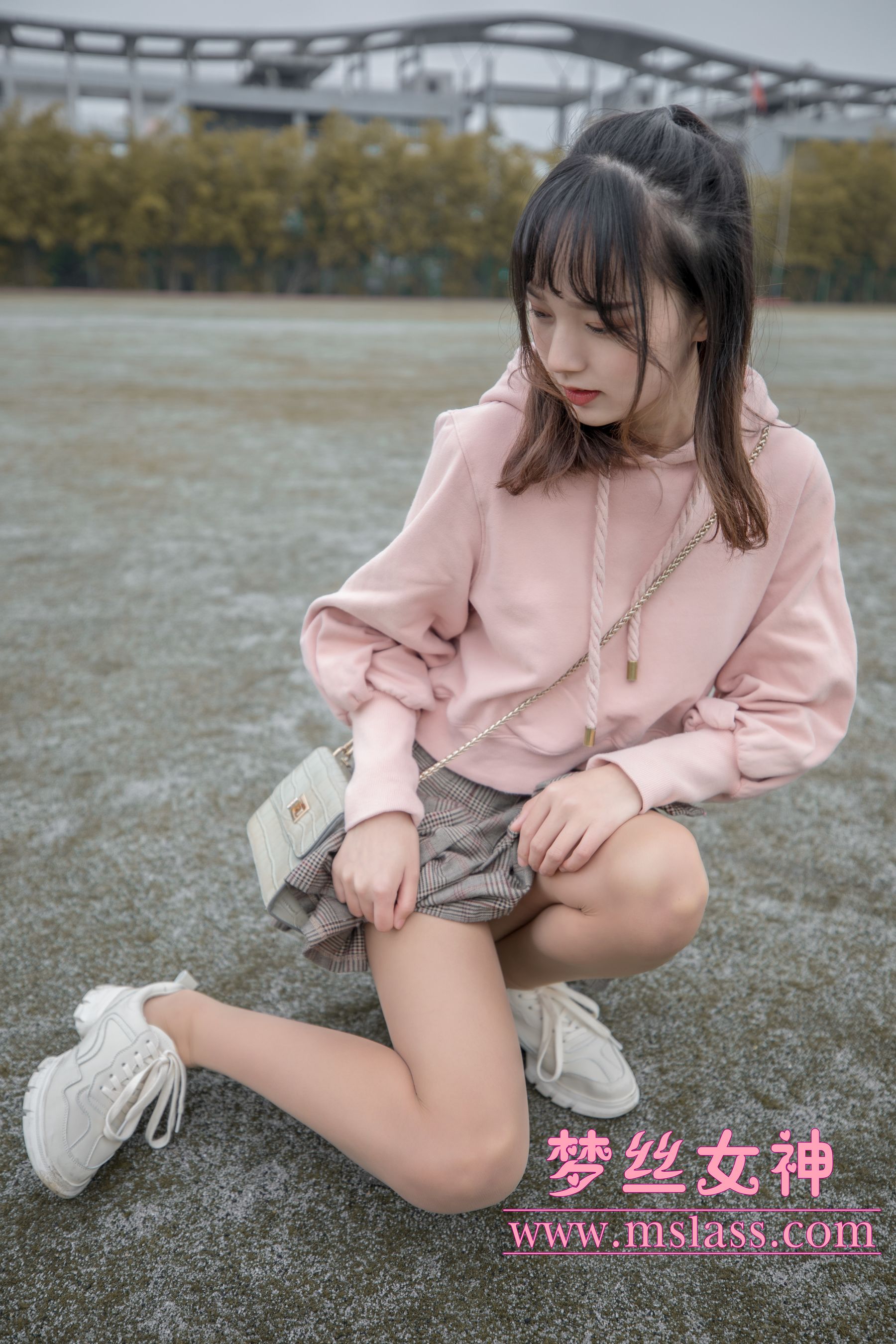[梦丝女神MSLASS]  玥玥 操场小甜心