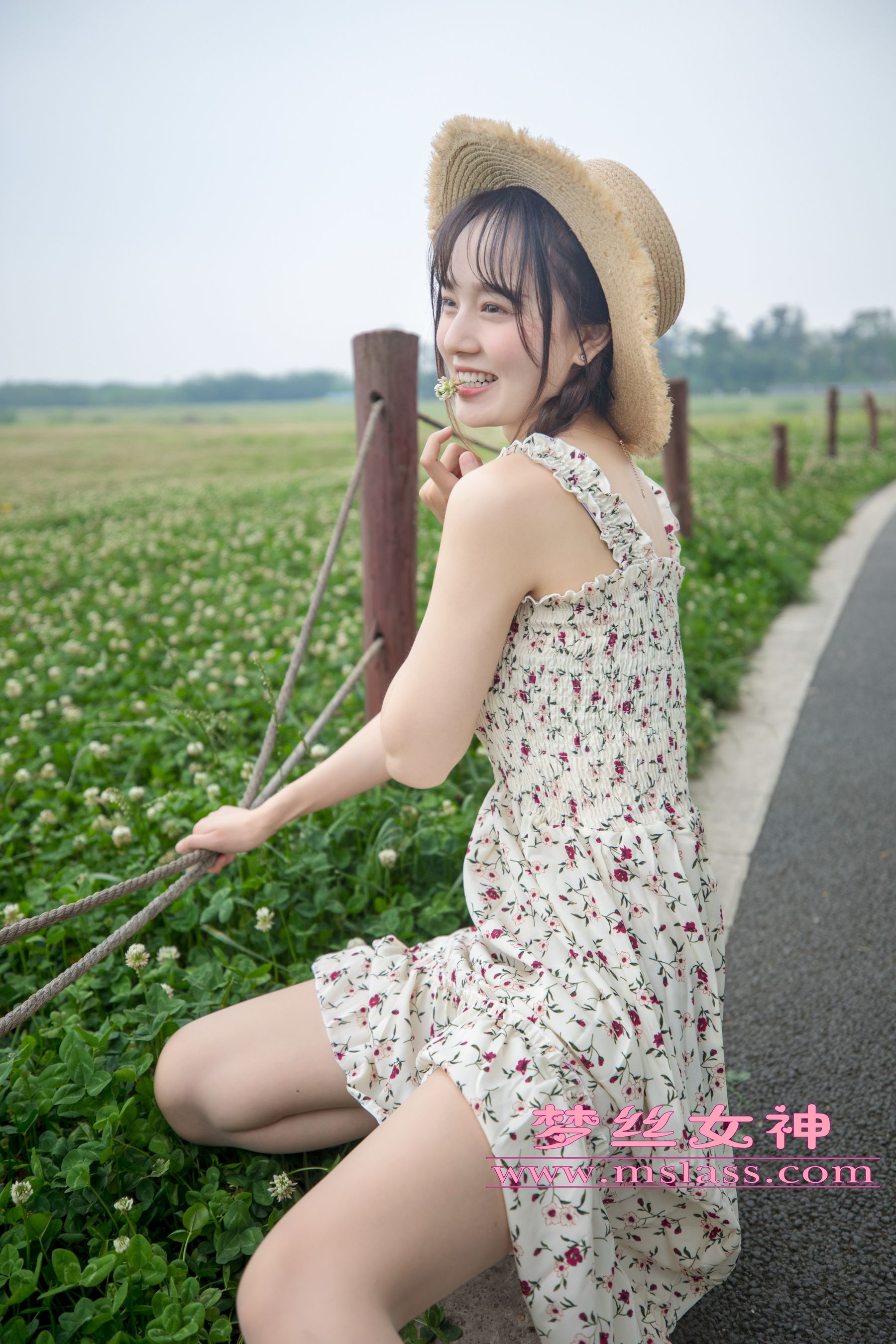 [梦丝女神MSLASS]  玥玥 田园的萌妹