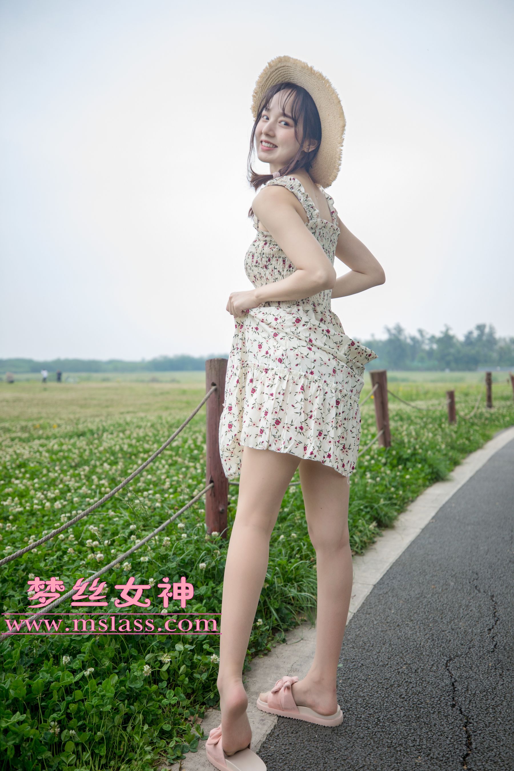 [梦丝女神MSLASS]  玥玥 田园的萌妹